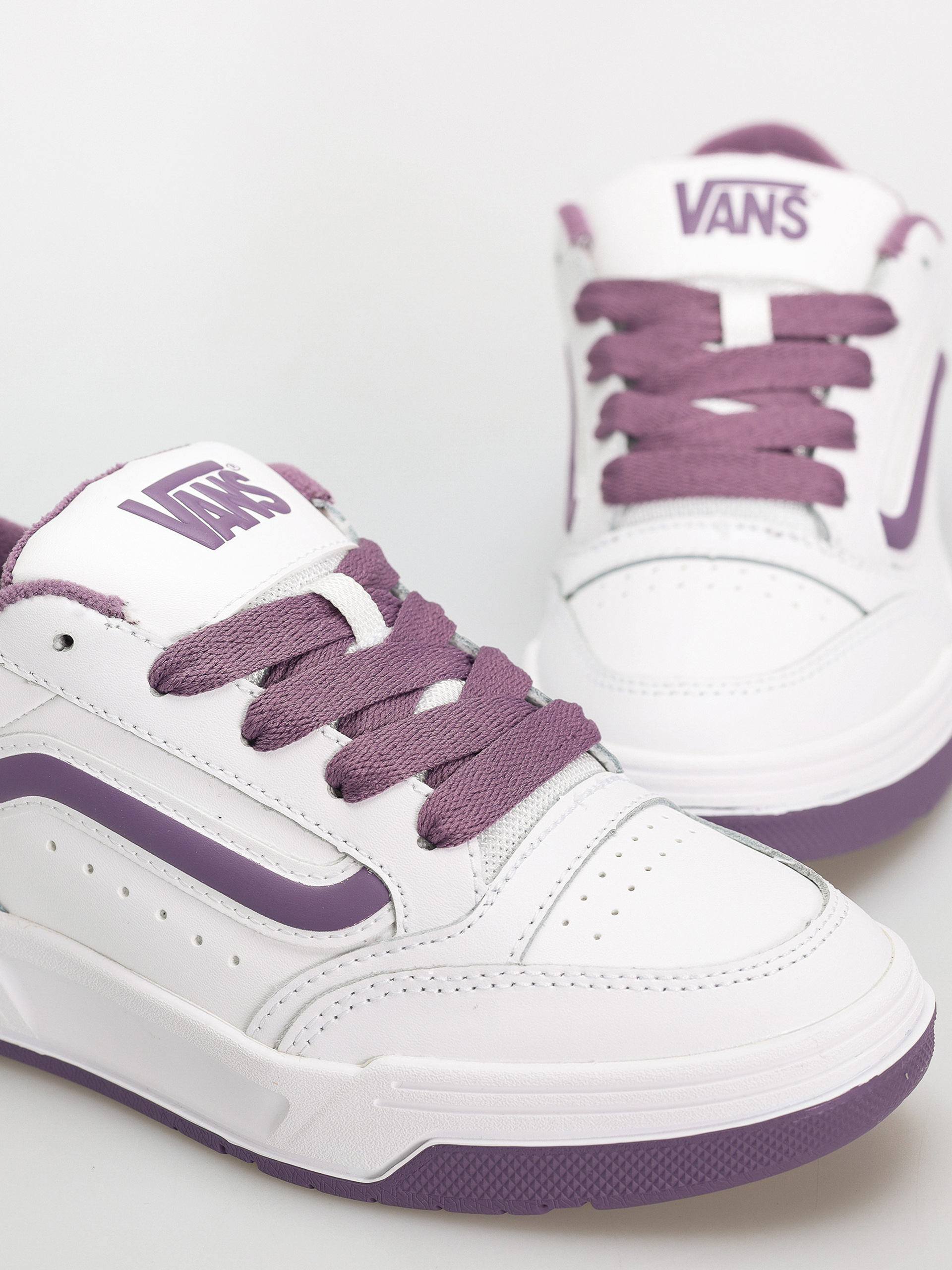 Обувки Vans Hylane (pop purple)