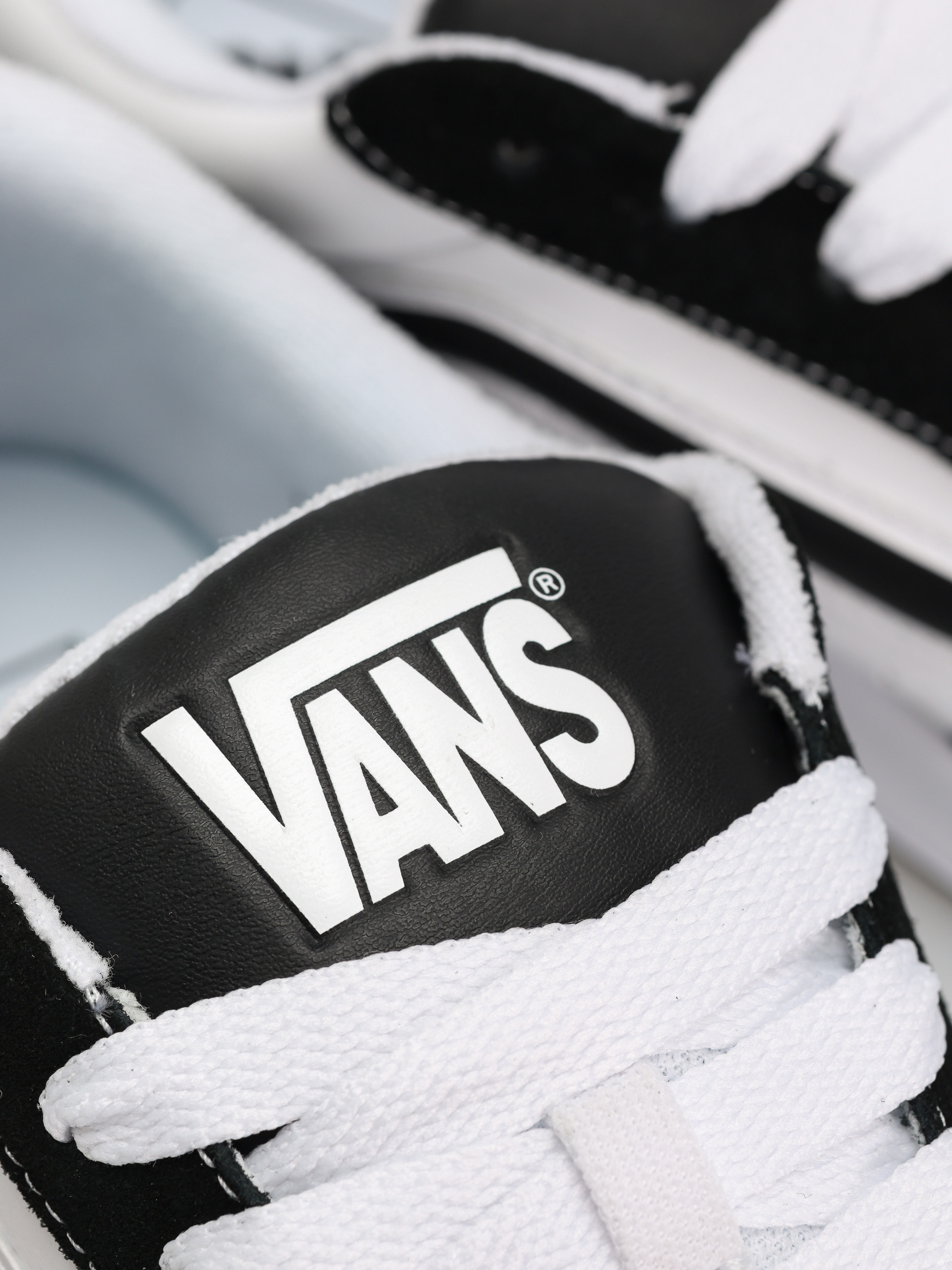 Обувки Vans Hylane (black/white)