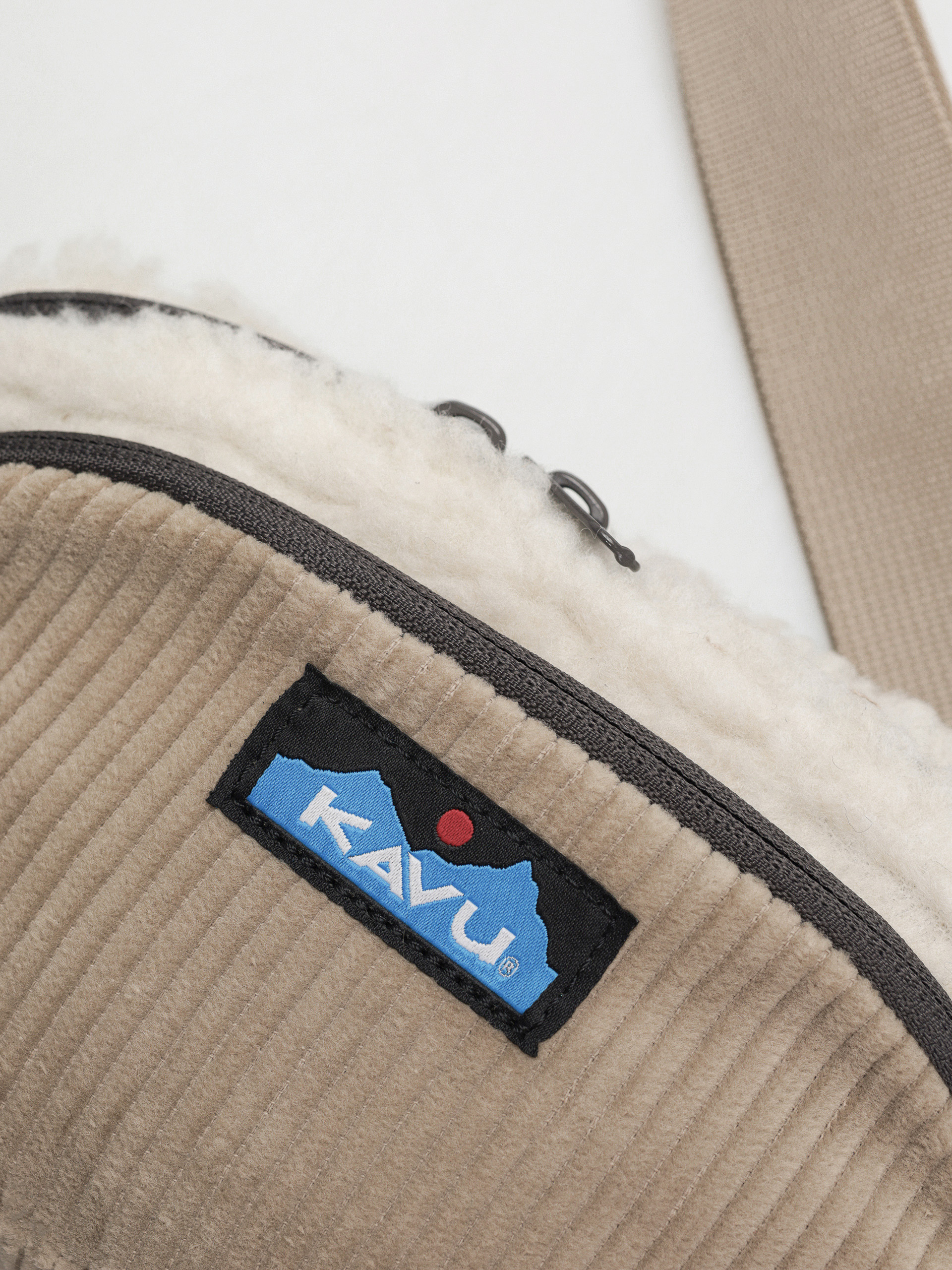 Чантичка за кръст Kavu Snuggy Spectator (pebble beach)