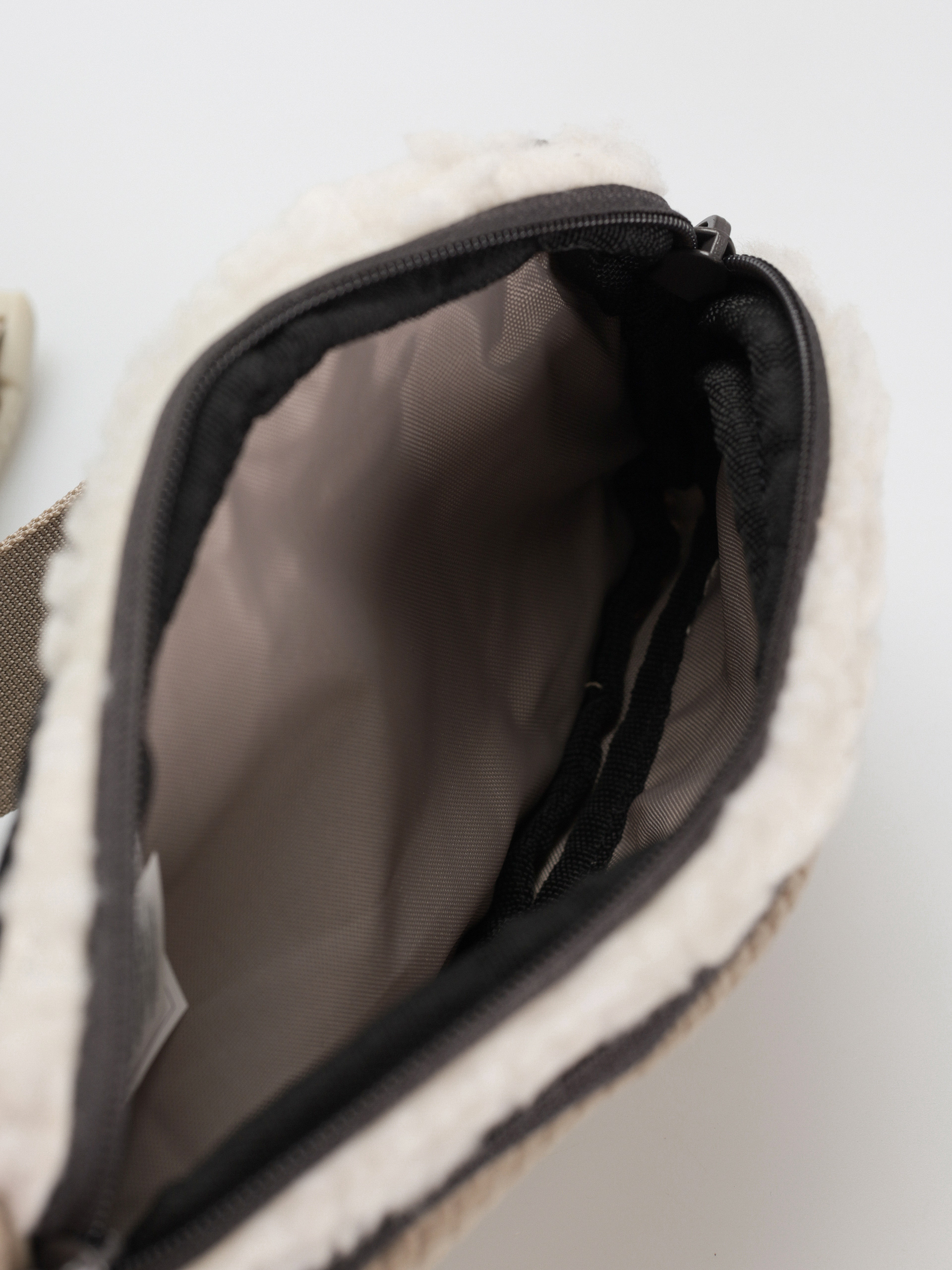 Чантичка за кръст Kavu Snuggy Spectator (pebble beach)