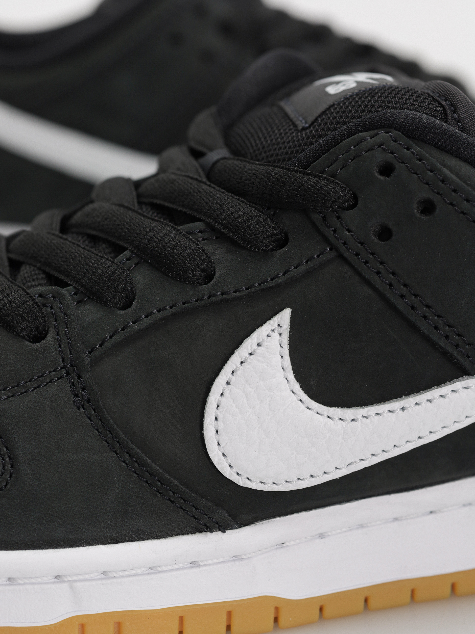 Обувки Nike SB Dunk Low Pro Aa (black/white black gum light brown)