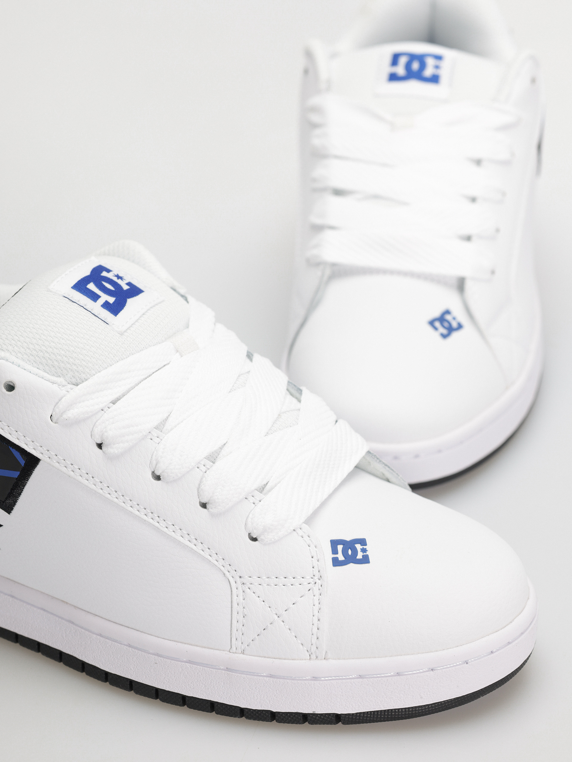 Обувки DC Court Graffik (white/grey/blue)