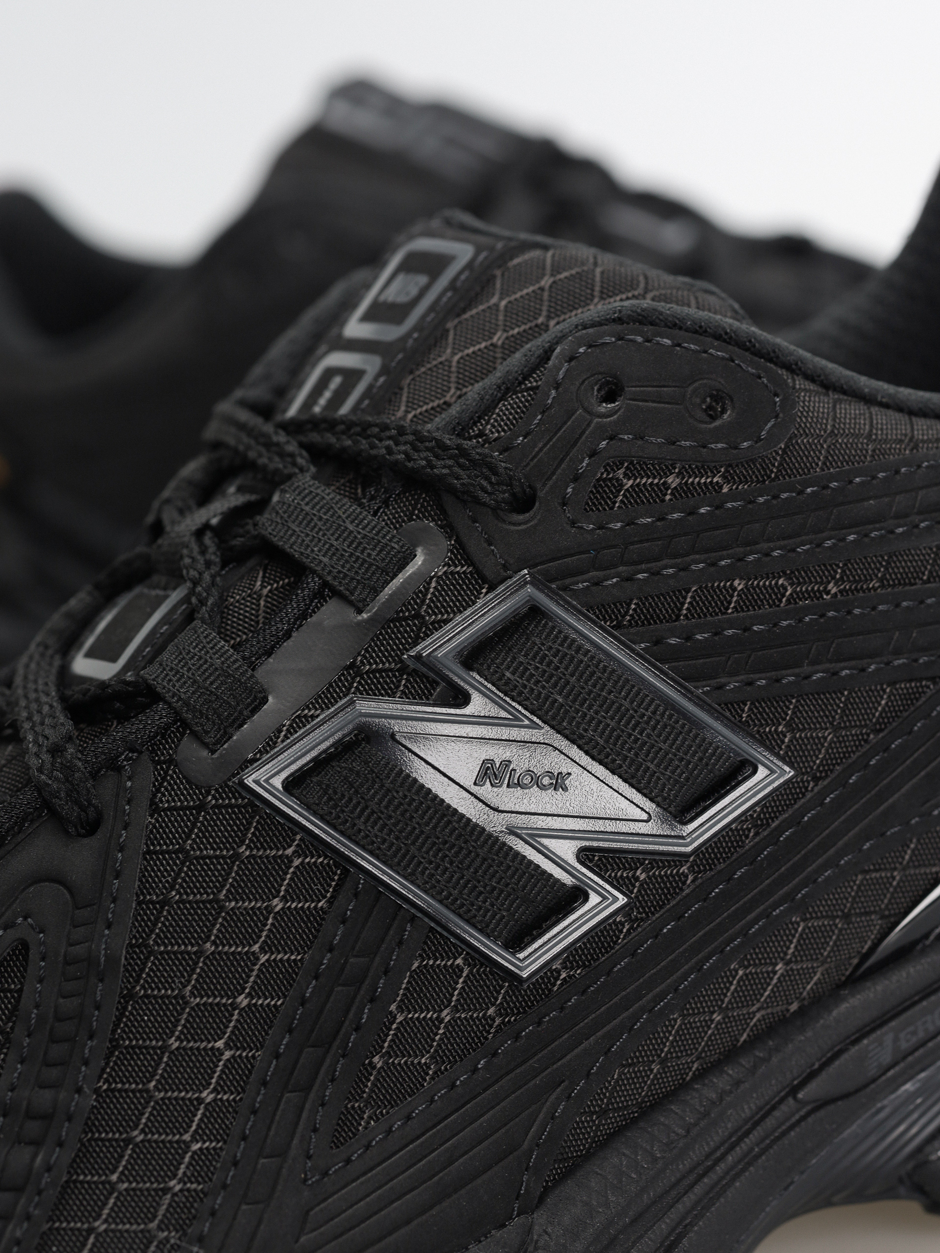 Обувки New Balance 1906 (black)