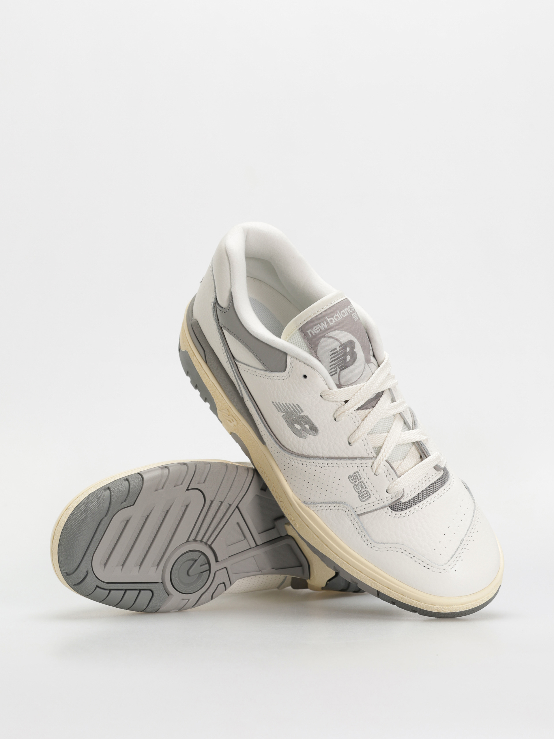Обувки New Balance 550 (white)