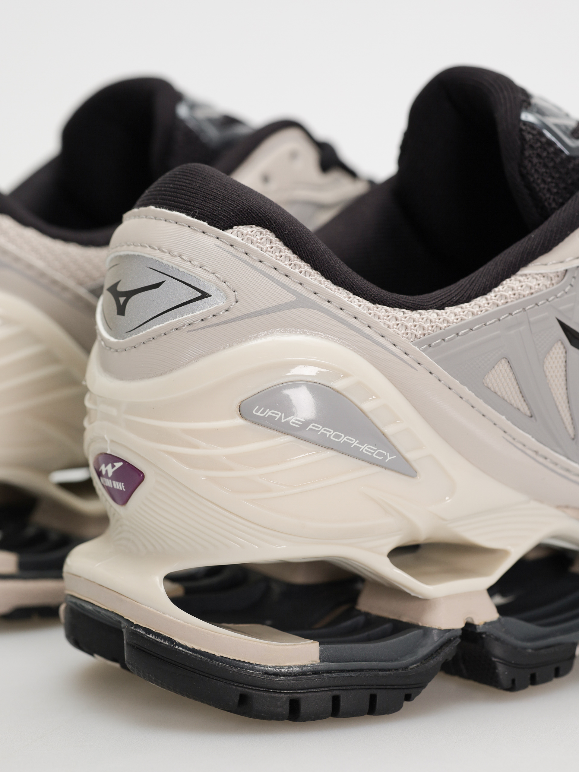 Обувки Mizuno Wave Prophecy LS (silver cloud/black/opal gray)