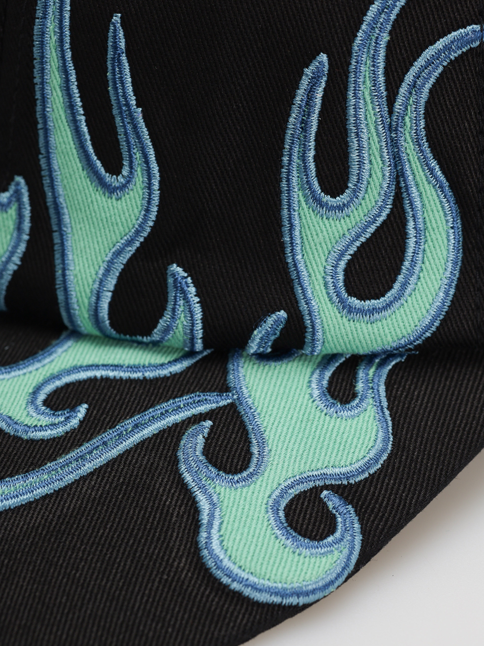 Шапка с козирка RipNDip Volt Dad (black)