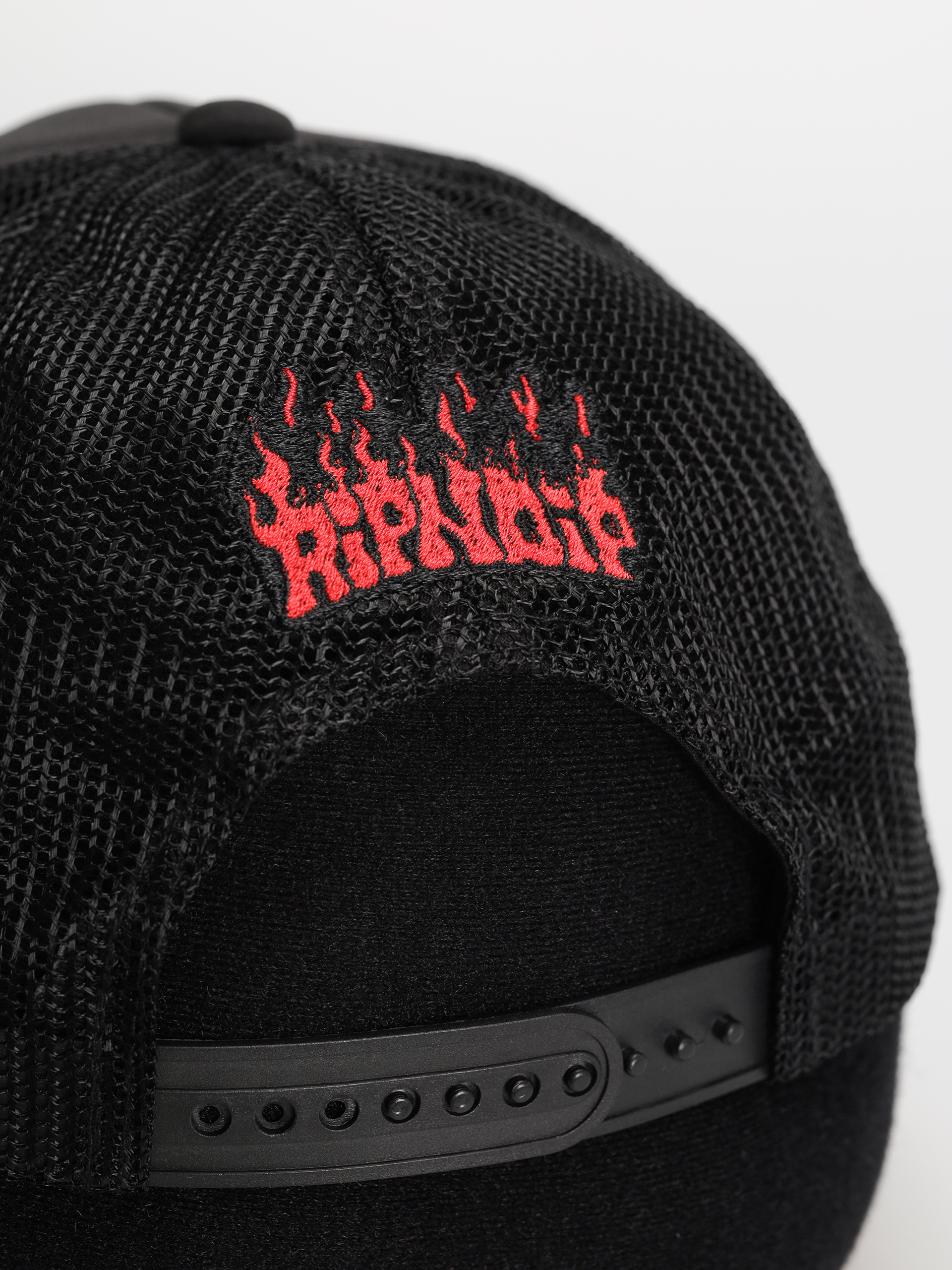 Шапка с козирка RipNDip Scary Cute Trucker (black)