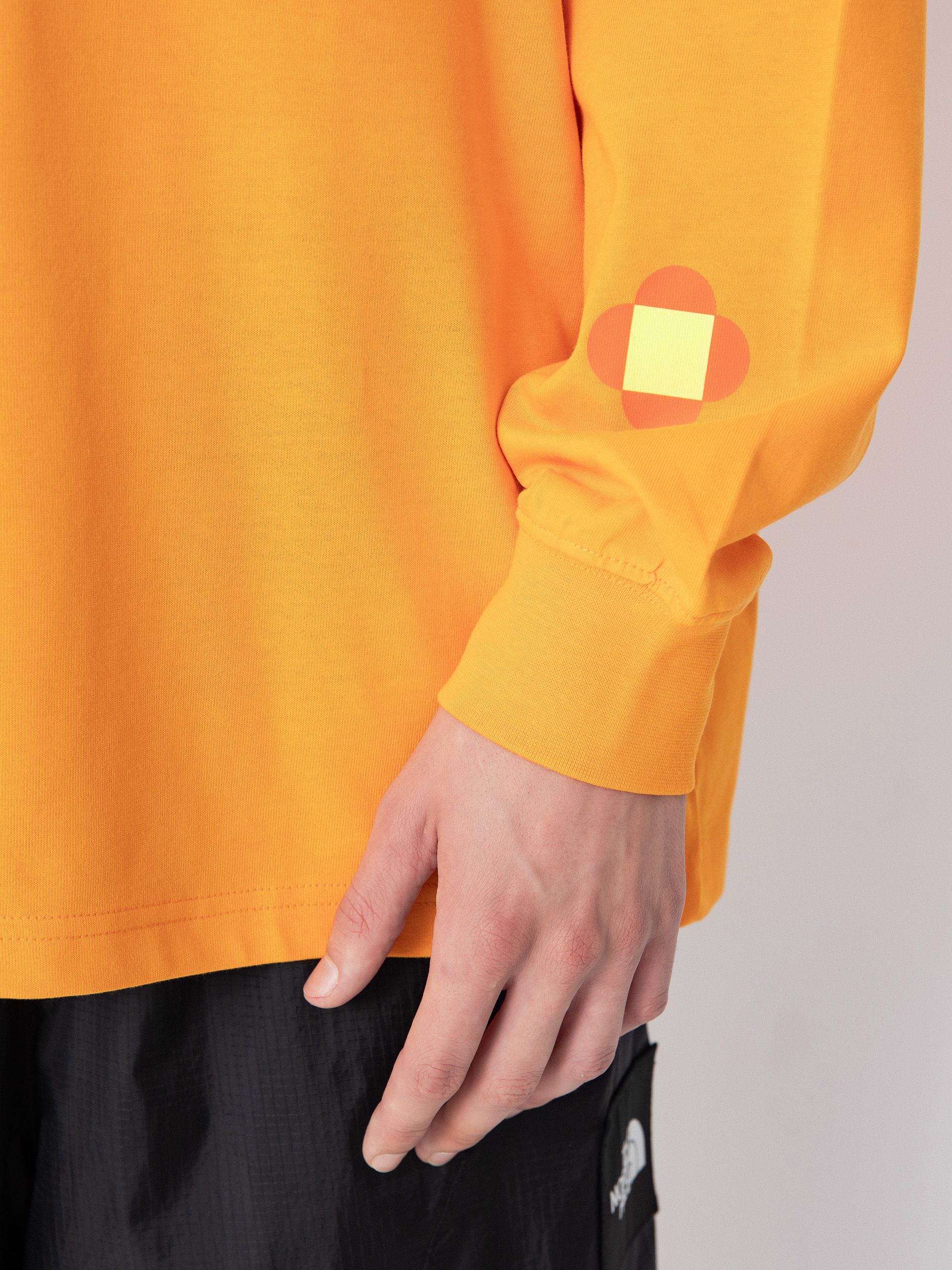 Блуза The North Face X Yinka Ilori Graphic (apricot glaze)