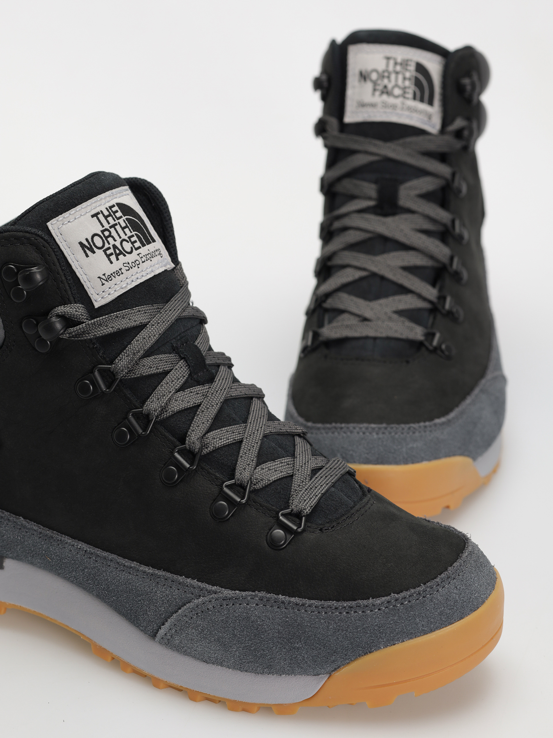 Обувки The North Face Back To Berkeley Iv Leather Wp (tnf black/asphalt grey)