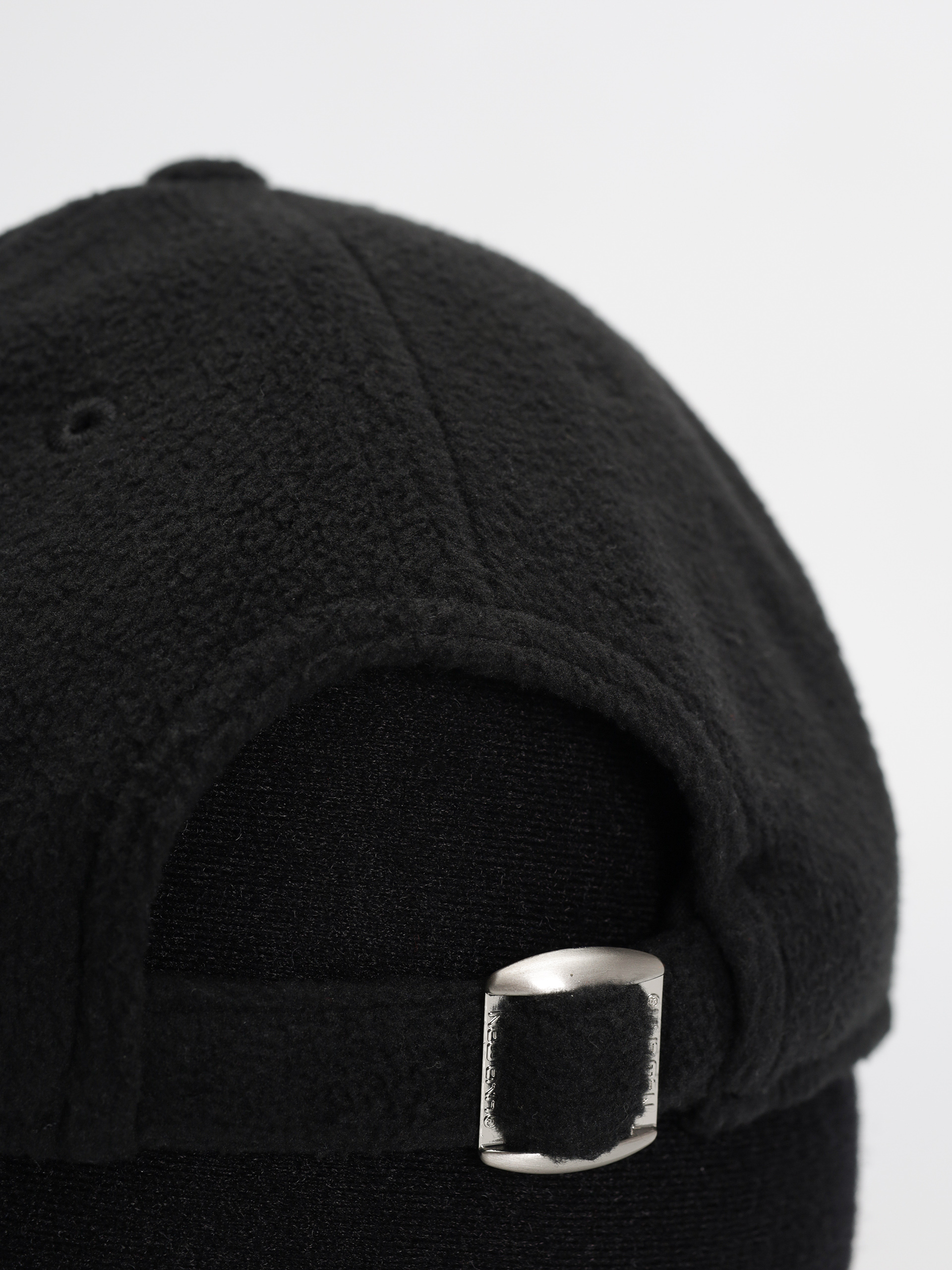 Шапка с козирка New Era Cosy 9Forty New York Yankees Wmn (black/white)