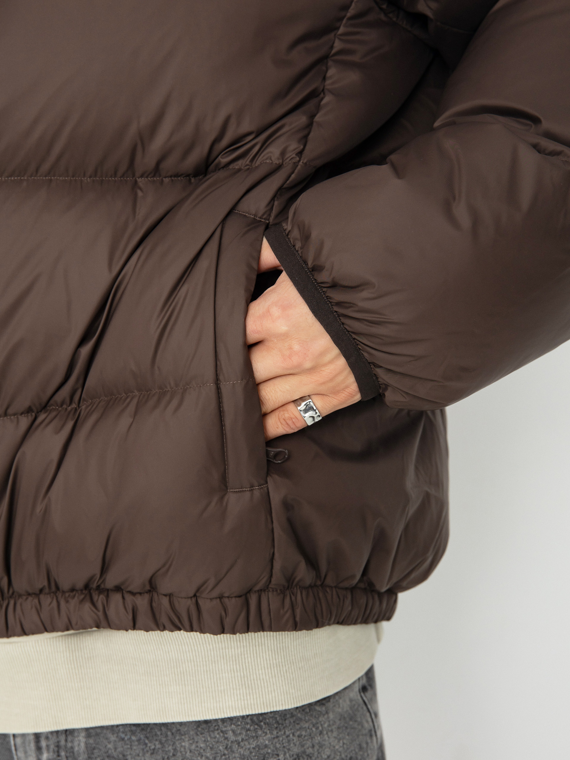 Яке Gramicci Down Puffer (dark brown)