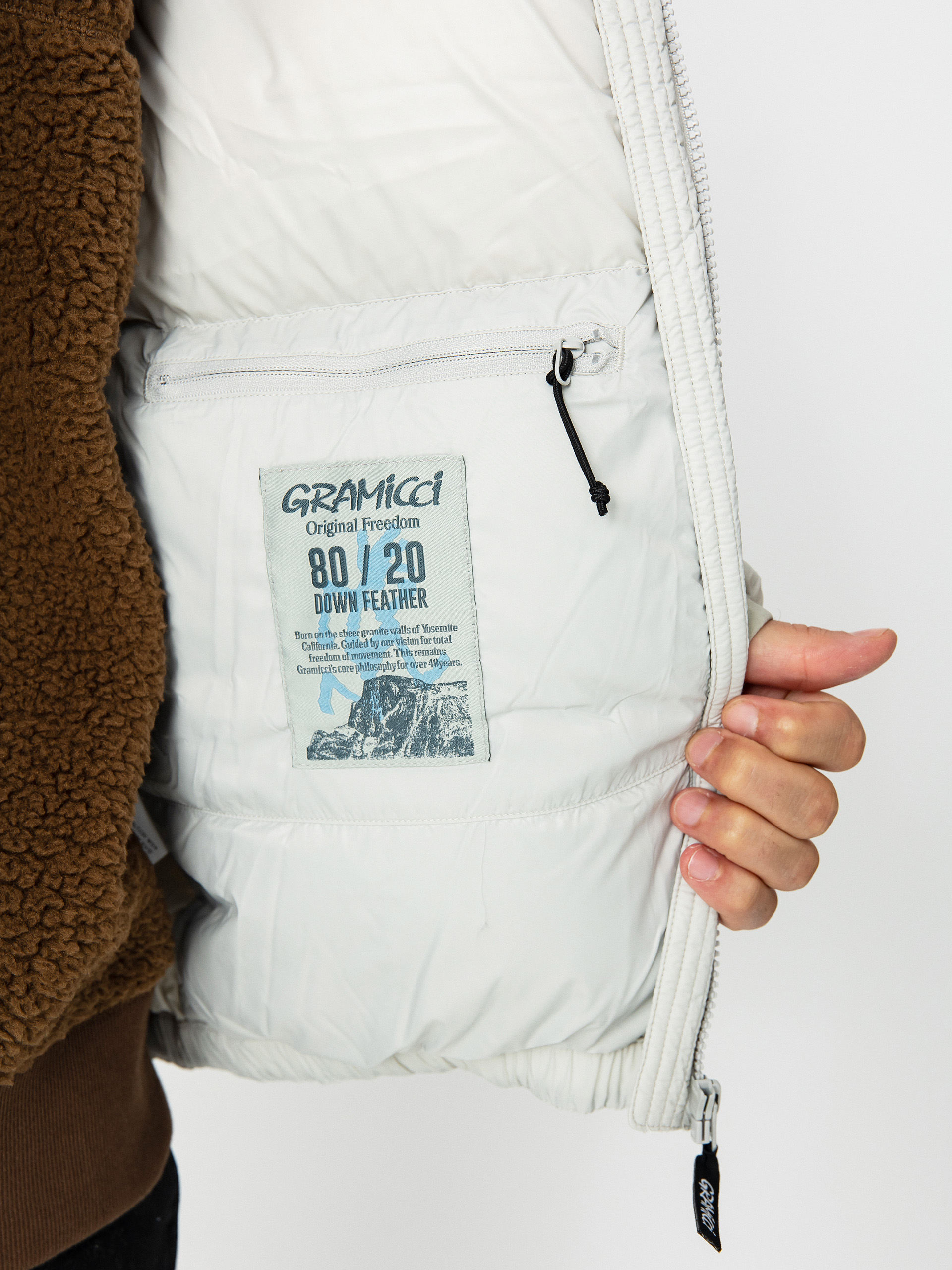 Яке Gramicci Down Puffer (light beige)