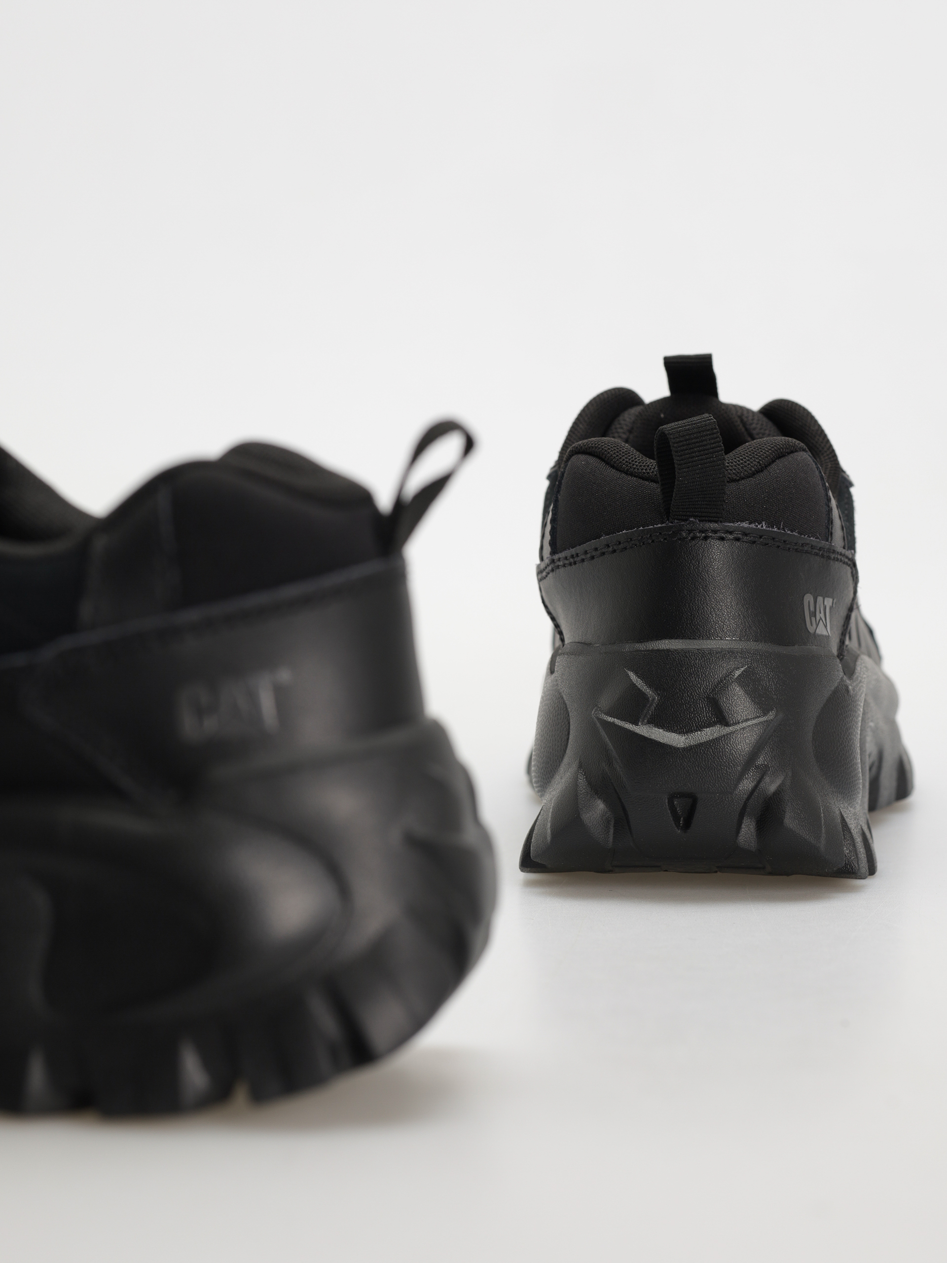Обувки Caterpillar Intruder Essential (black/black)