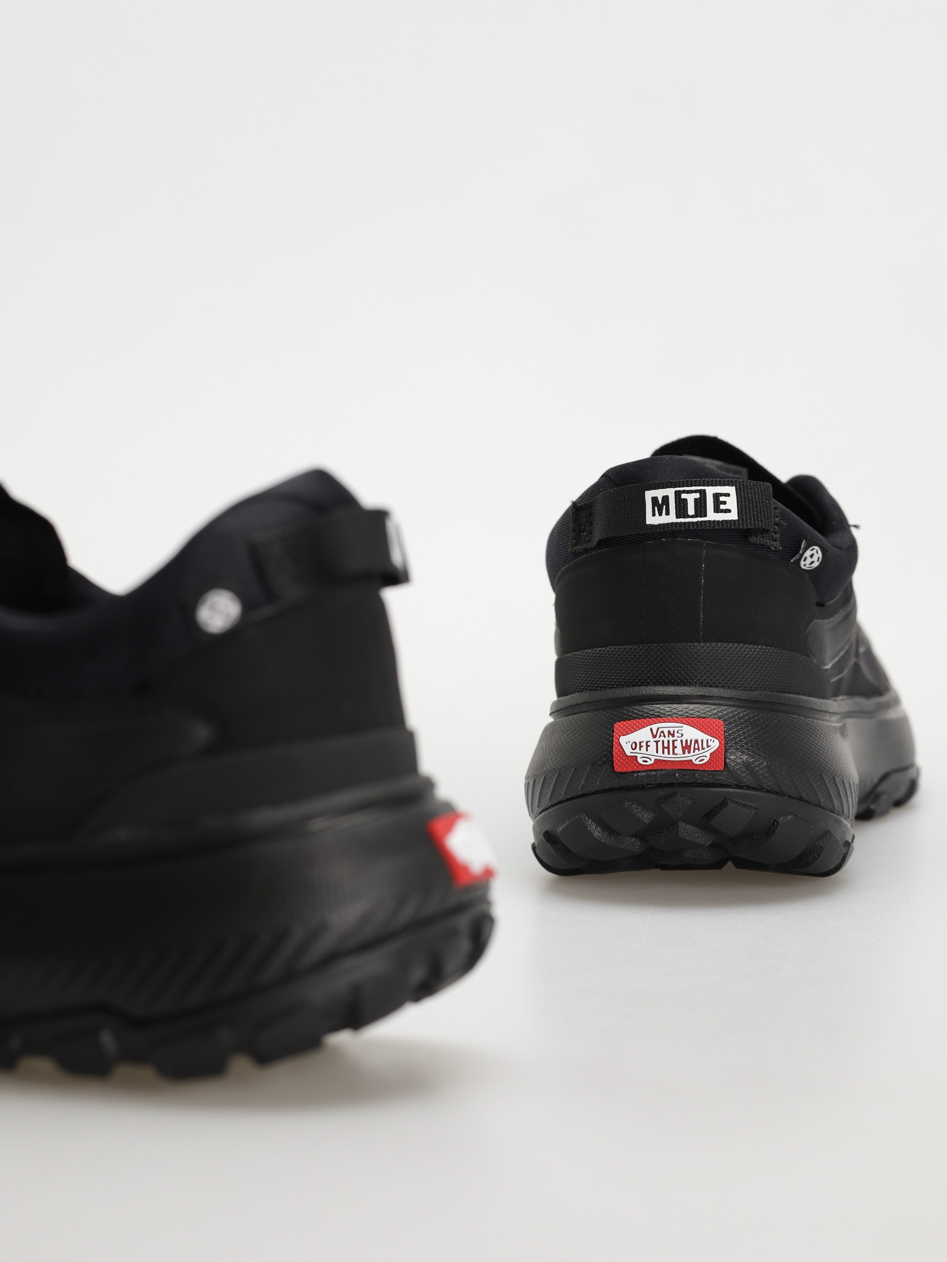 Обувки Vans Crosspath MTE (black/black)