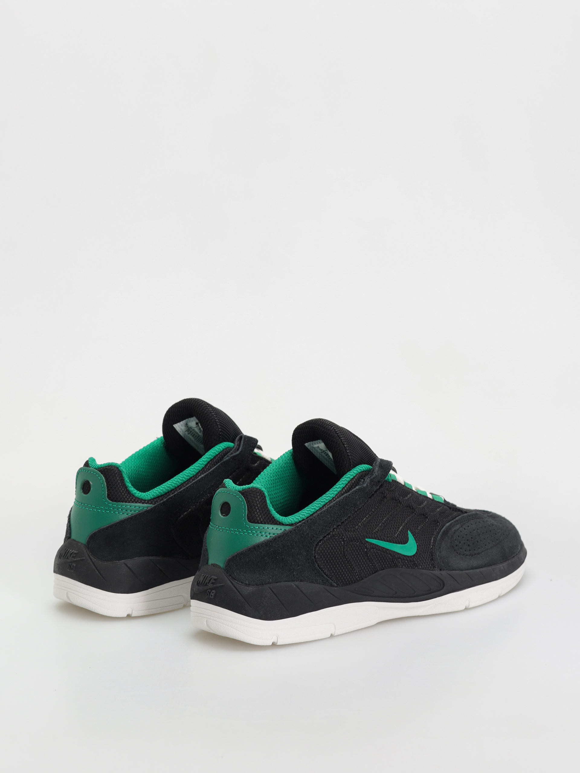 Обувки Nike SB Vertebrae (black/malachite black summit white)