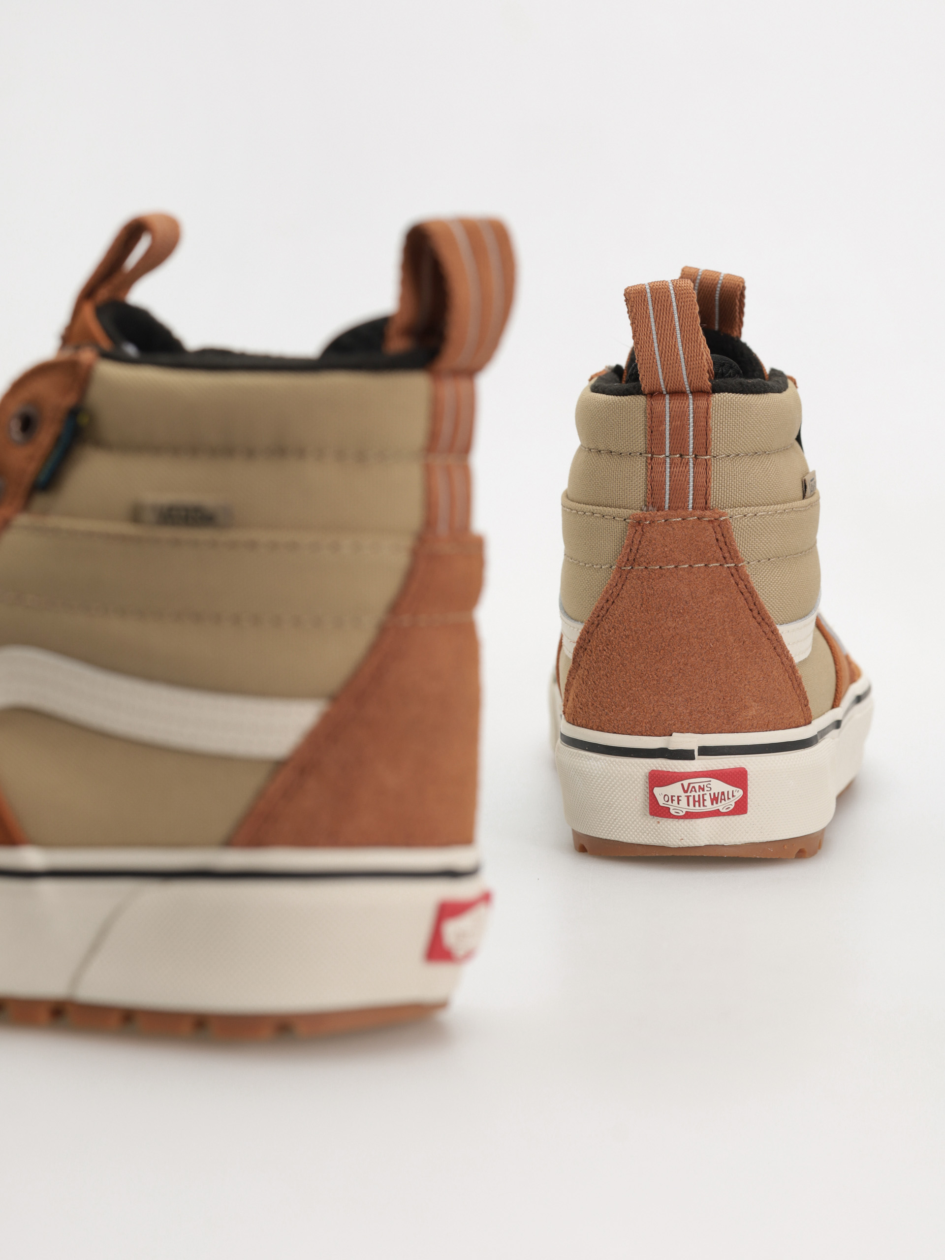 Обувки Vans Sk8 Hi Waterproof MTE (glazed ginger/marshmallow)