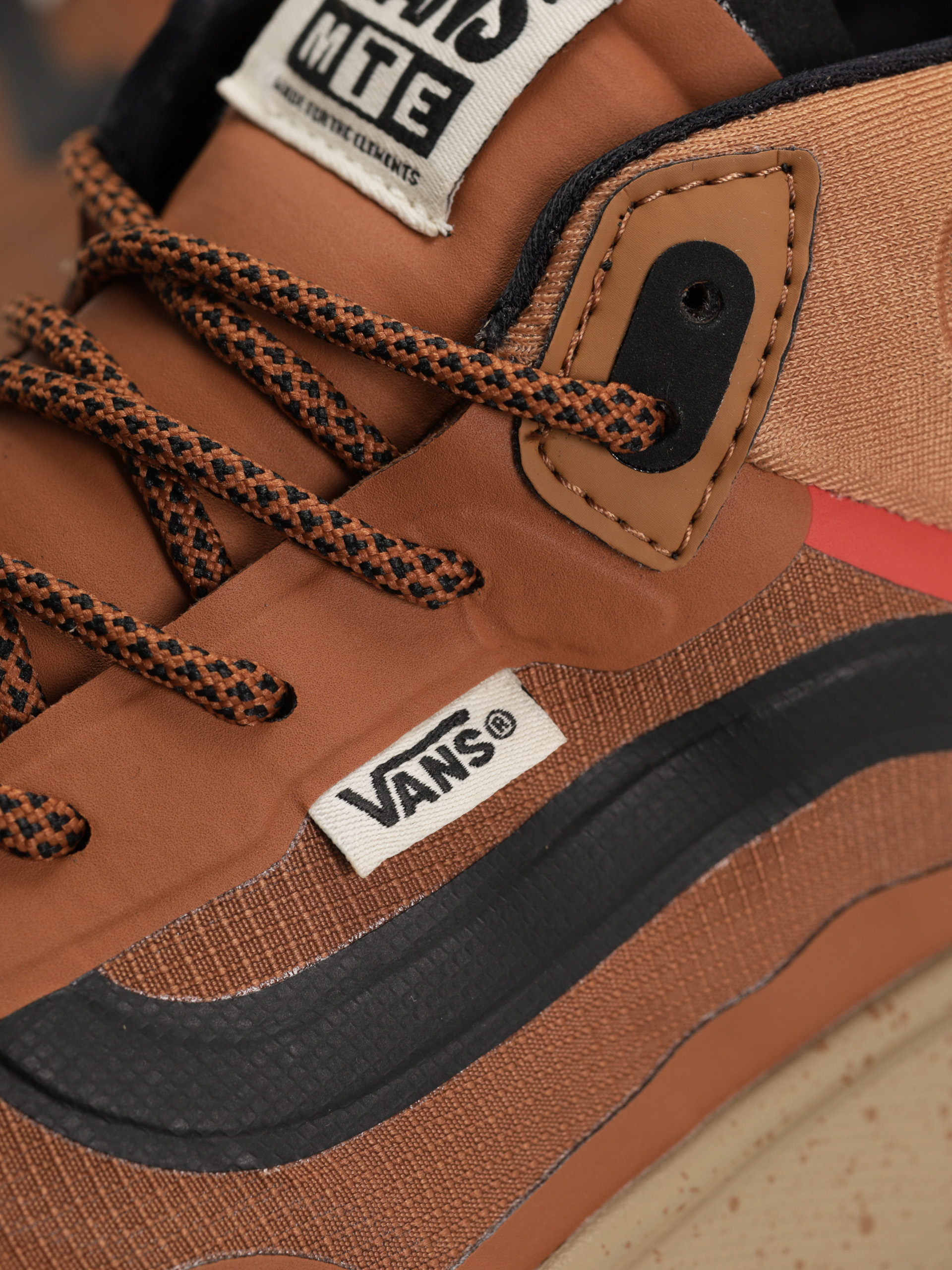 Обувки Vans Crosspath Mid MTE (glazed ginger)