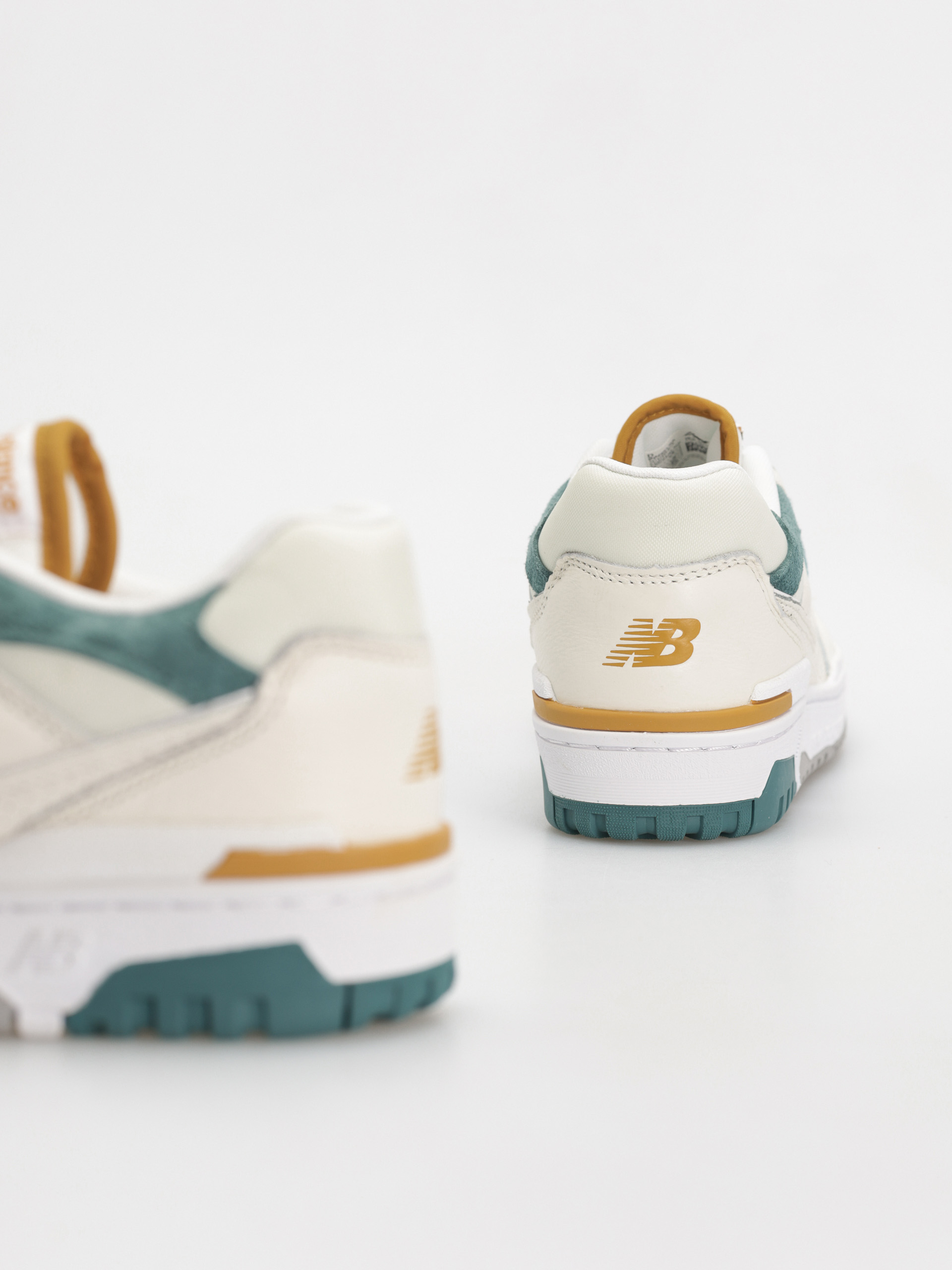 Обувки New Balance 550 (white)