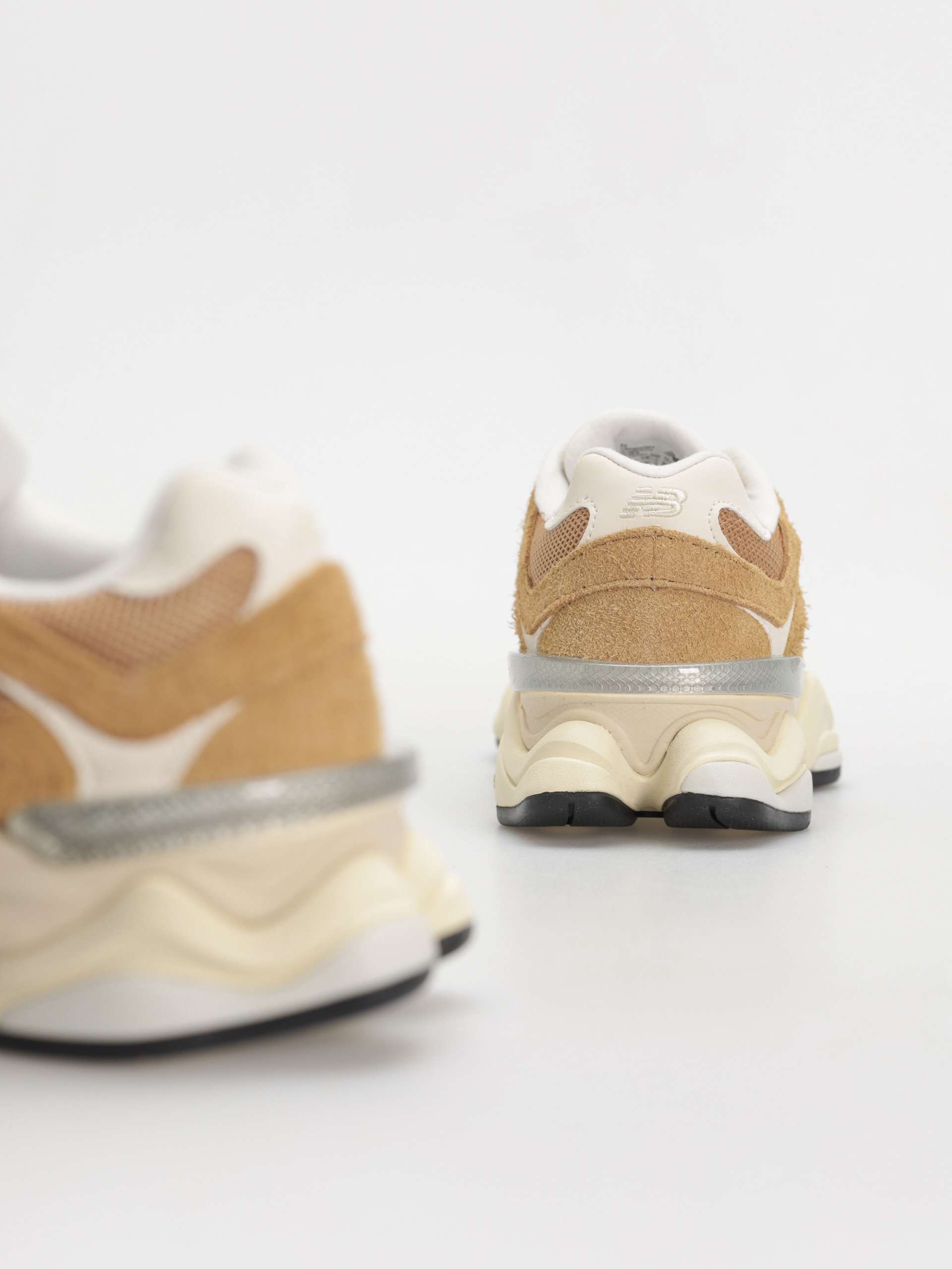 Обувки New Balance 9060 (great plains)