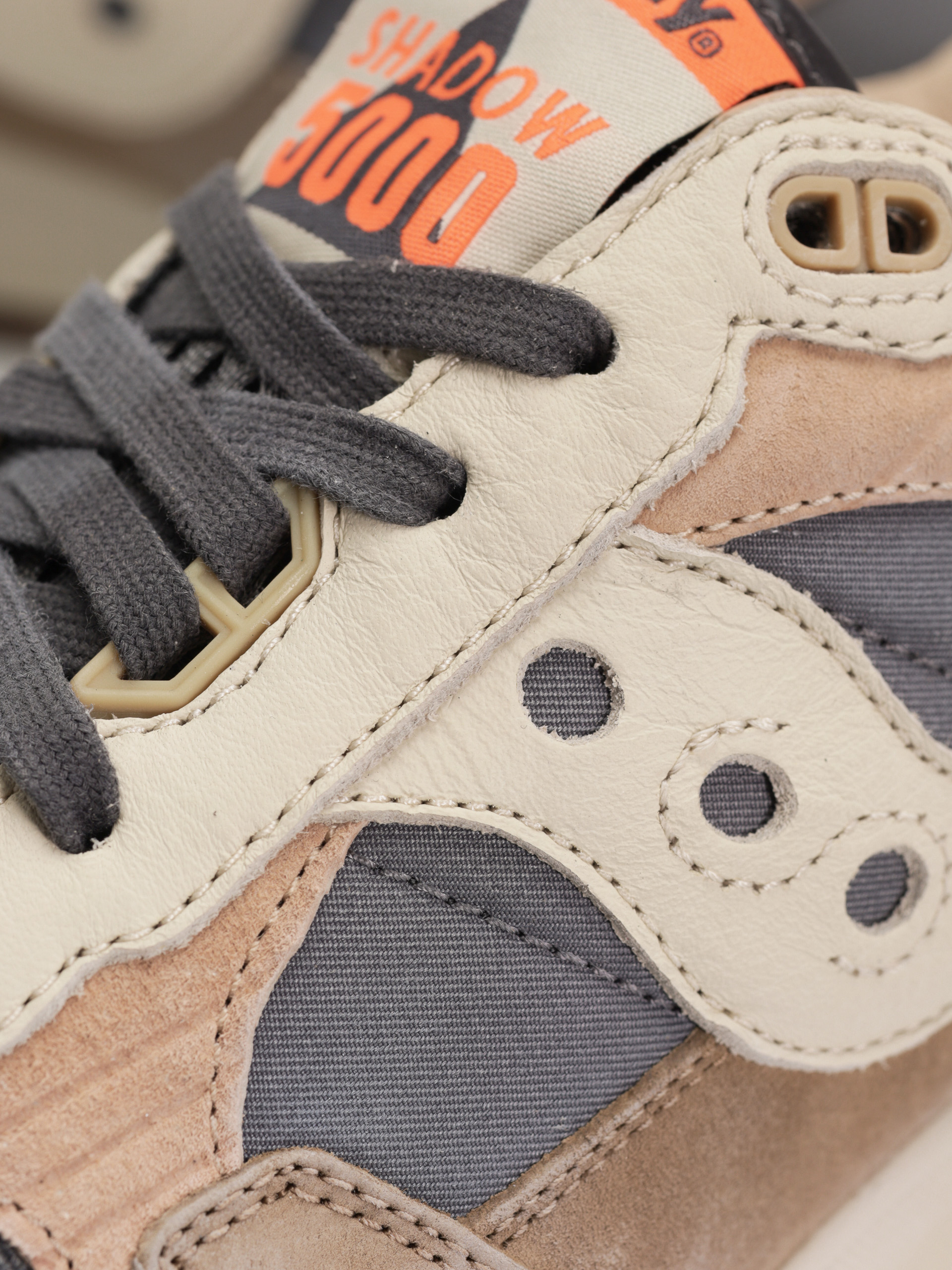 Обувки Saucony Shadow 5000 (dark grey/sand)