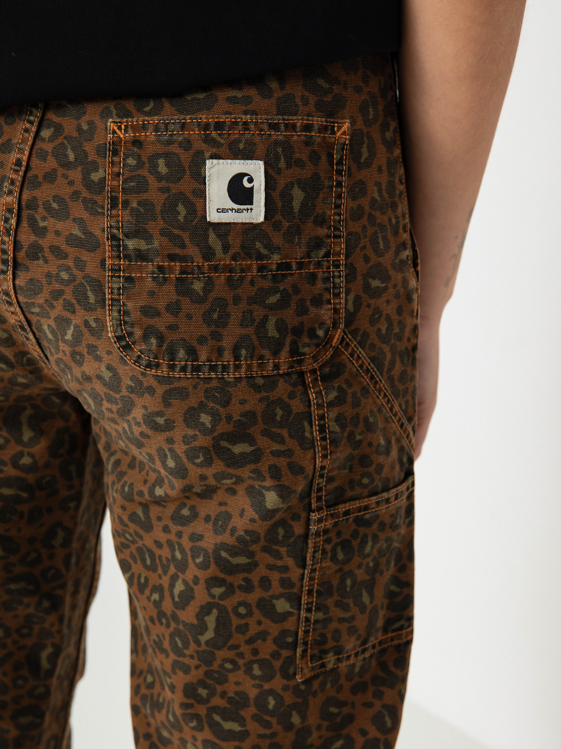 Панталони Carhartt WIP Leo Pierce Wmn (camo leo/tamarind/tamarind)