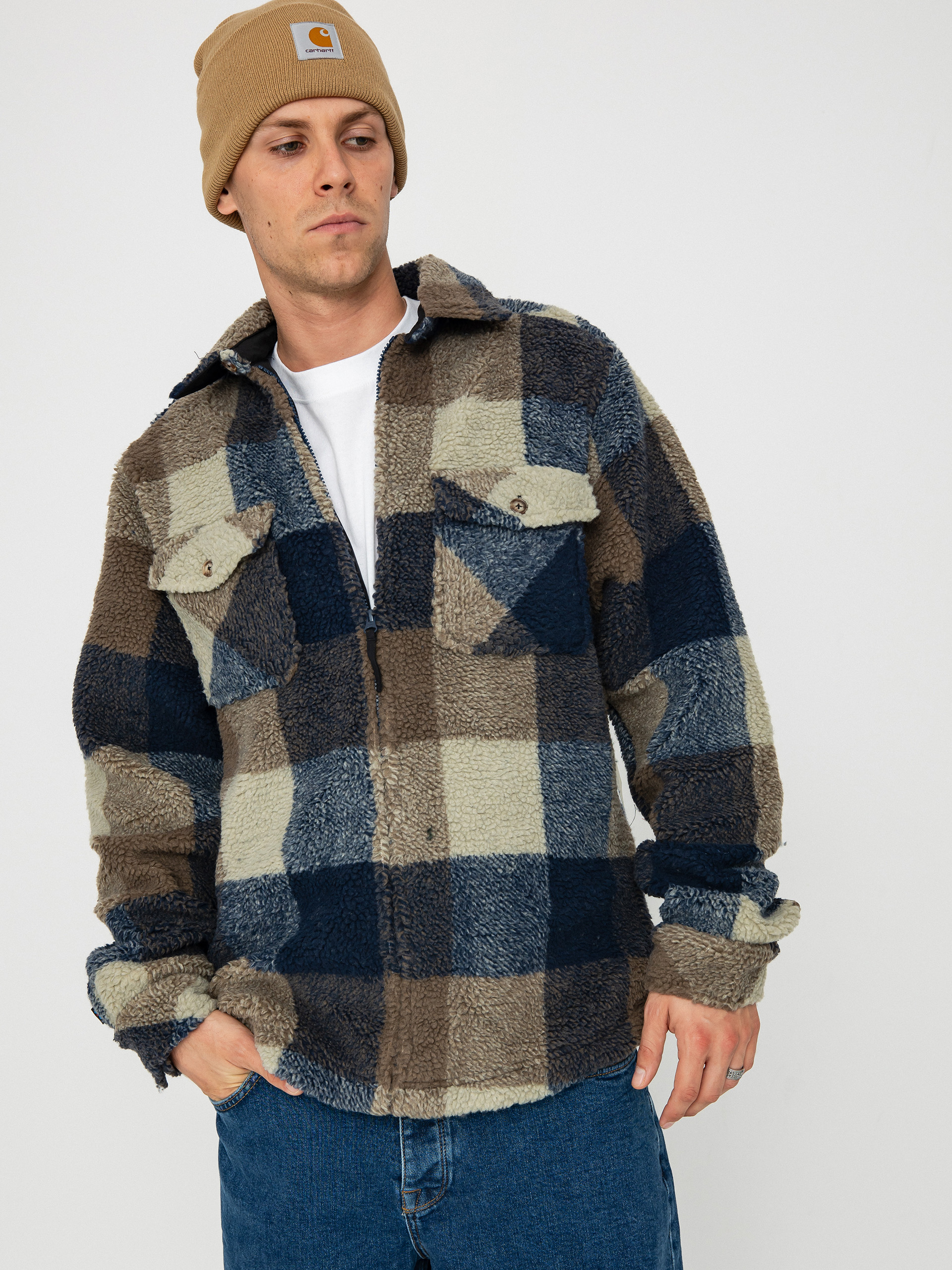 Яке Kavu McCord Creek (rocky bay)