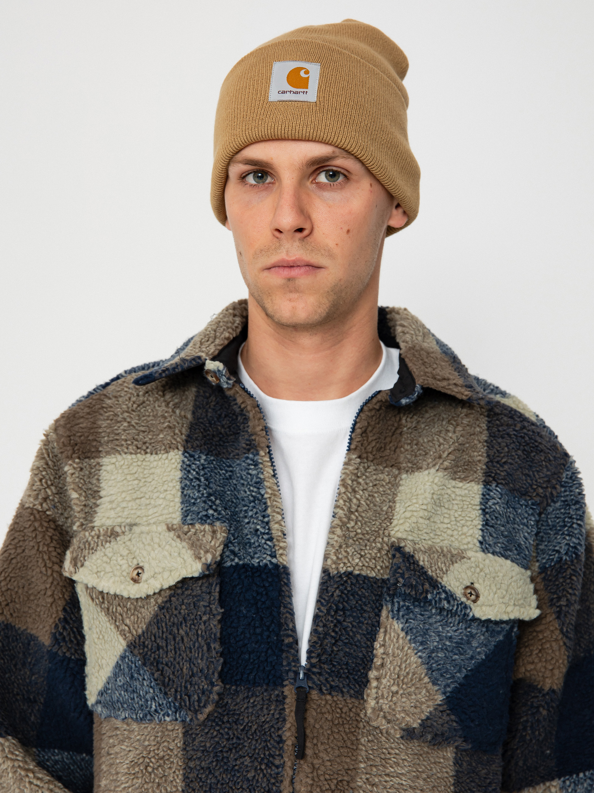 Яке Kavu McCord Creek (rocky bay)