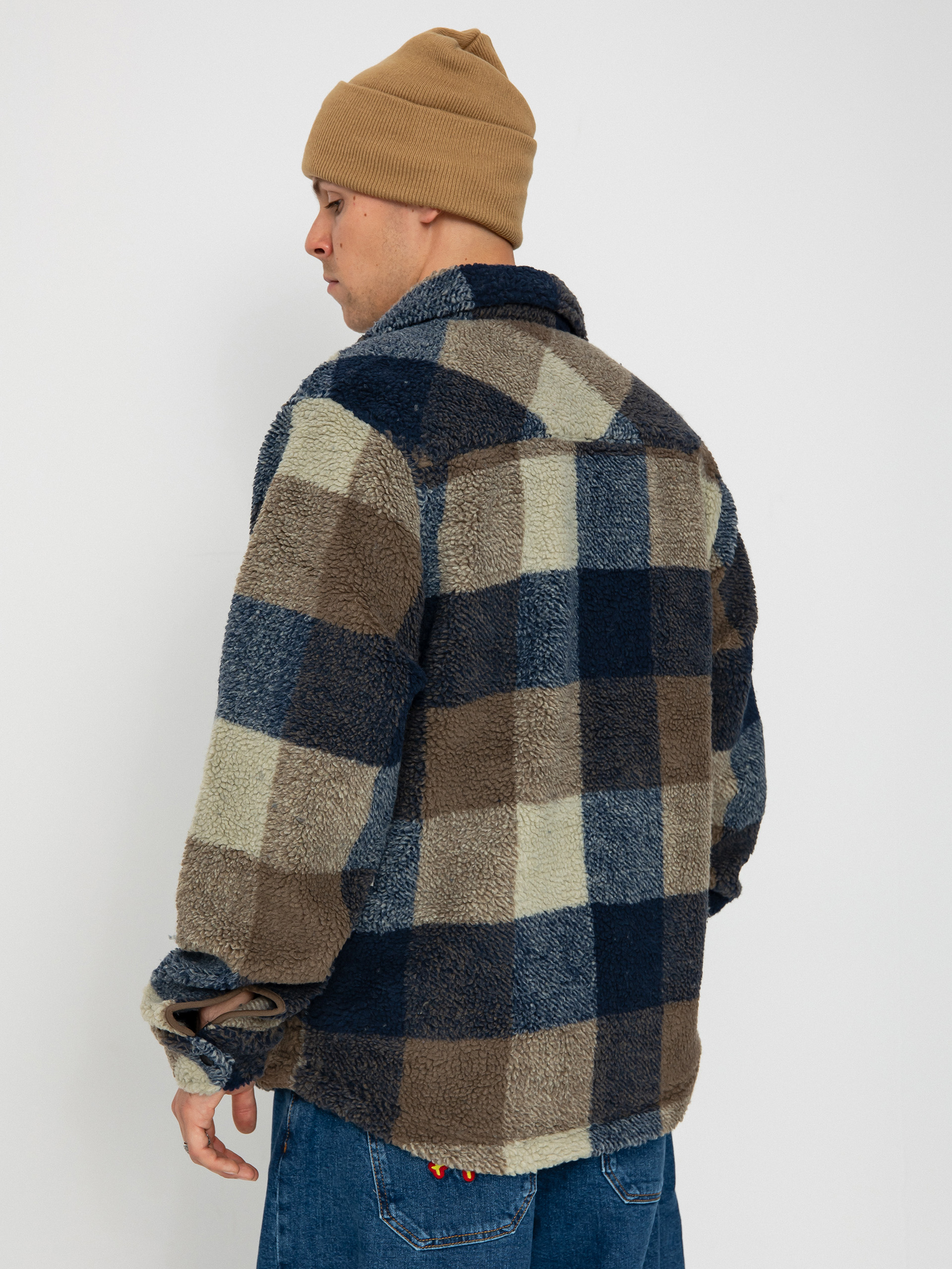 Яке Kavu McCord Creek (rocky bay)