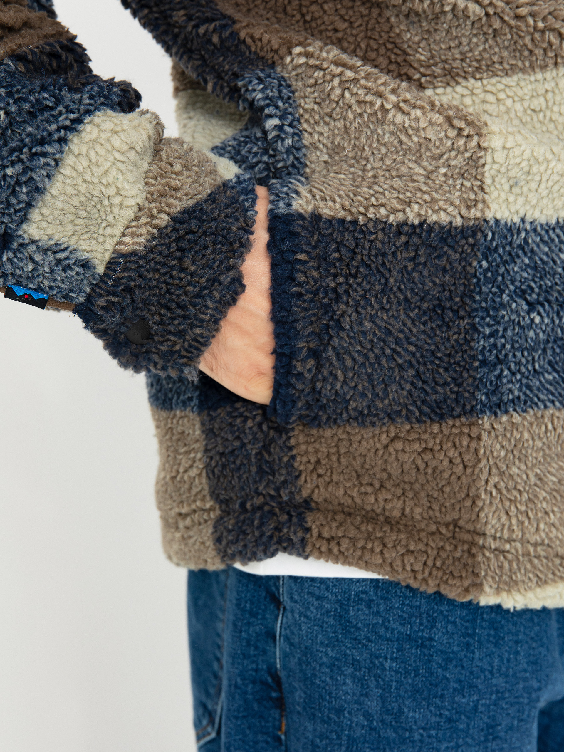 Яке Kavu McCord Creek (rocky bay)