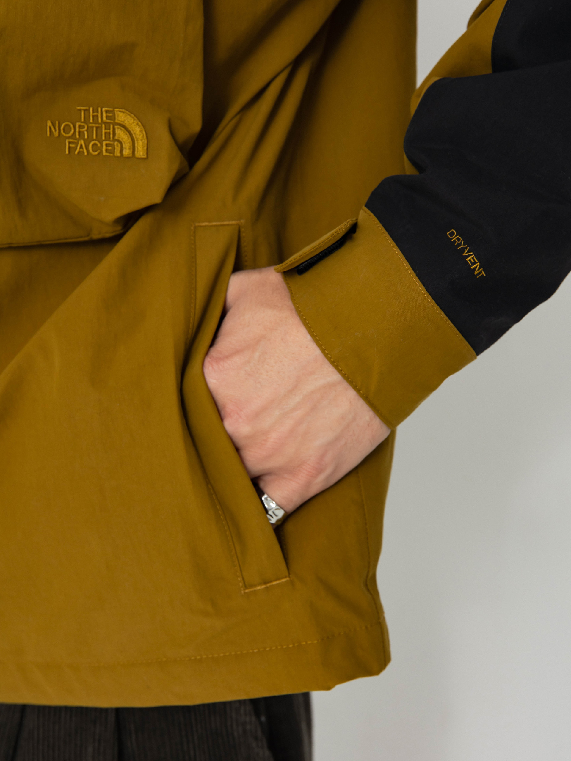 Яке The North Face M66 Cargo Rain (moss green/tnf black)