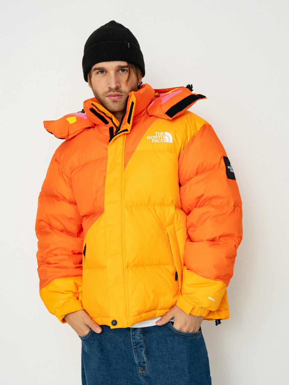 Яке The North Face X Yinka Ilori Down Puffer (red orange/apricot glaz)