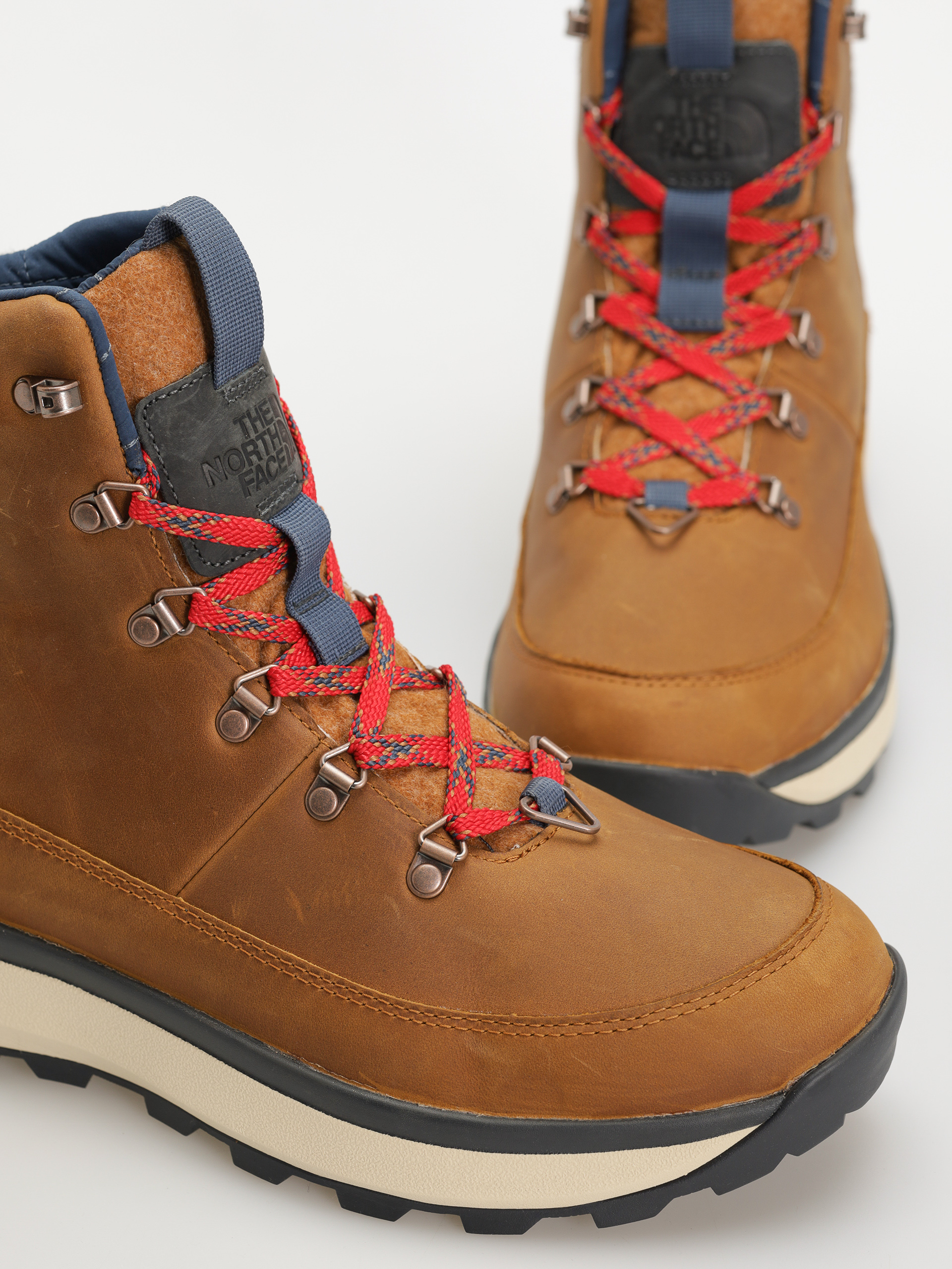 Обувки The North Face Bergen Leather Wp (timber tan/tnf red)