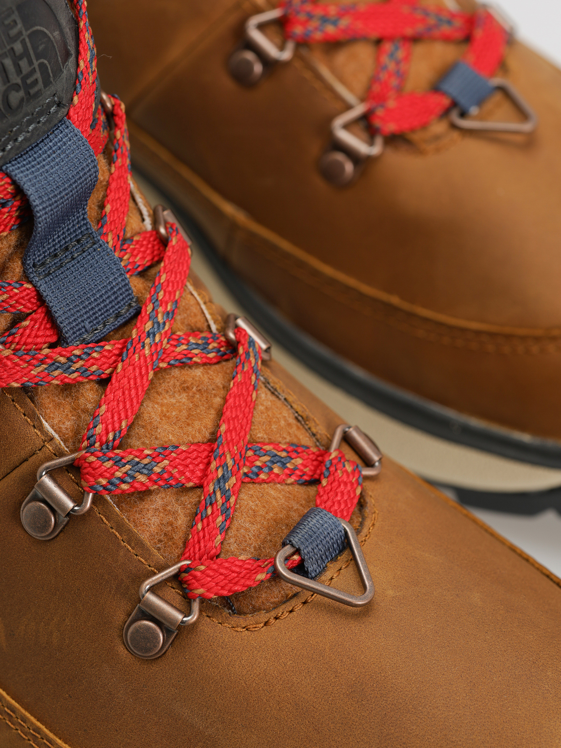 Обувки The North Face Bergen Leather Wp (timber tan/tnf red)