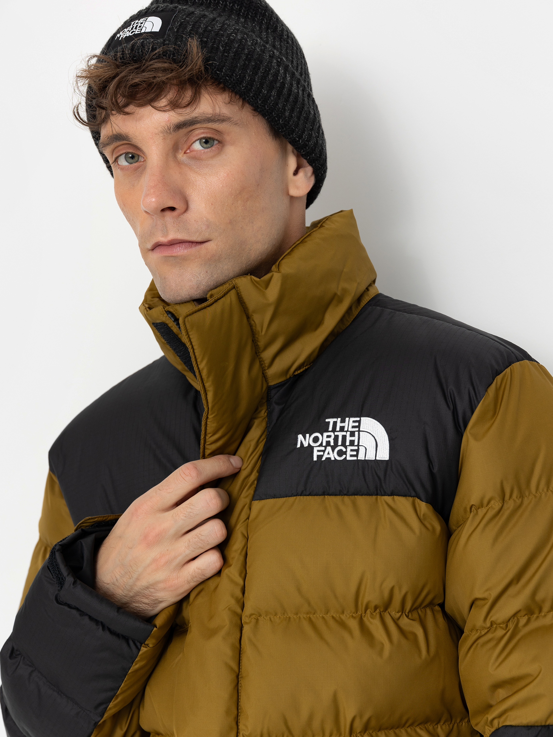 Яке The North Face Limbara Insulated (moss green)