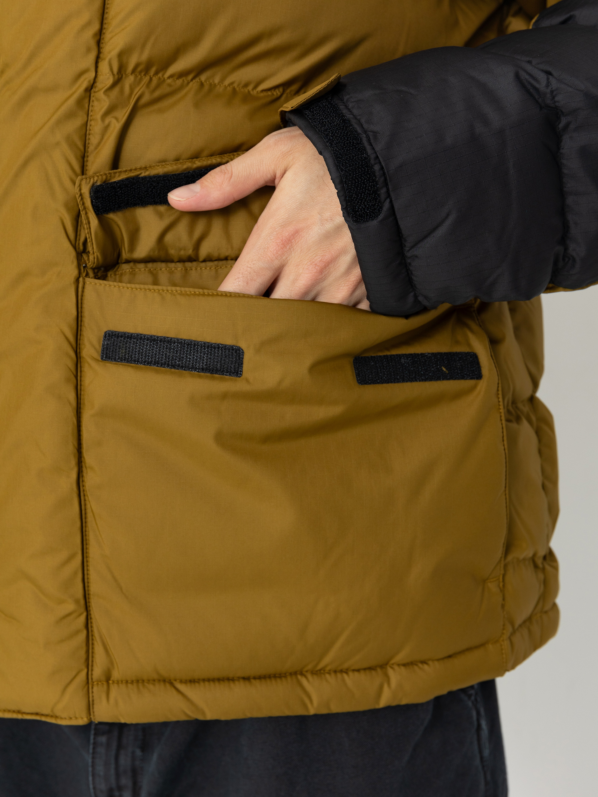 Яке The North Face Limbara Insulated (moss green)