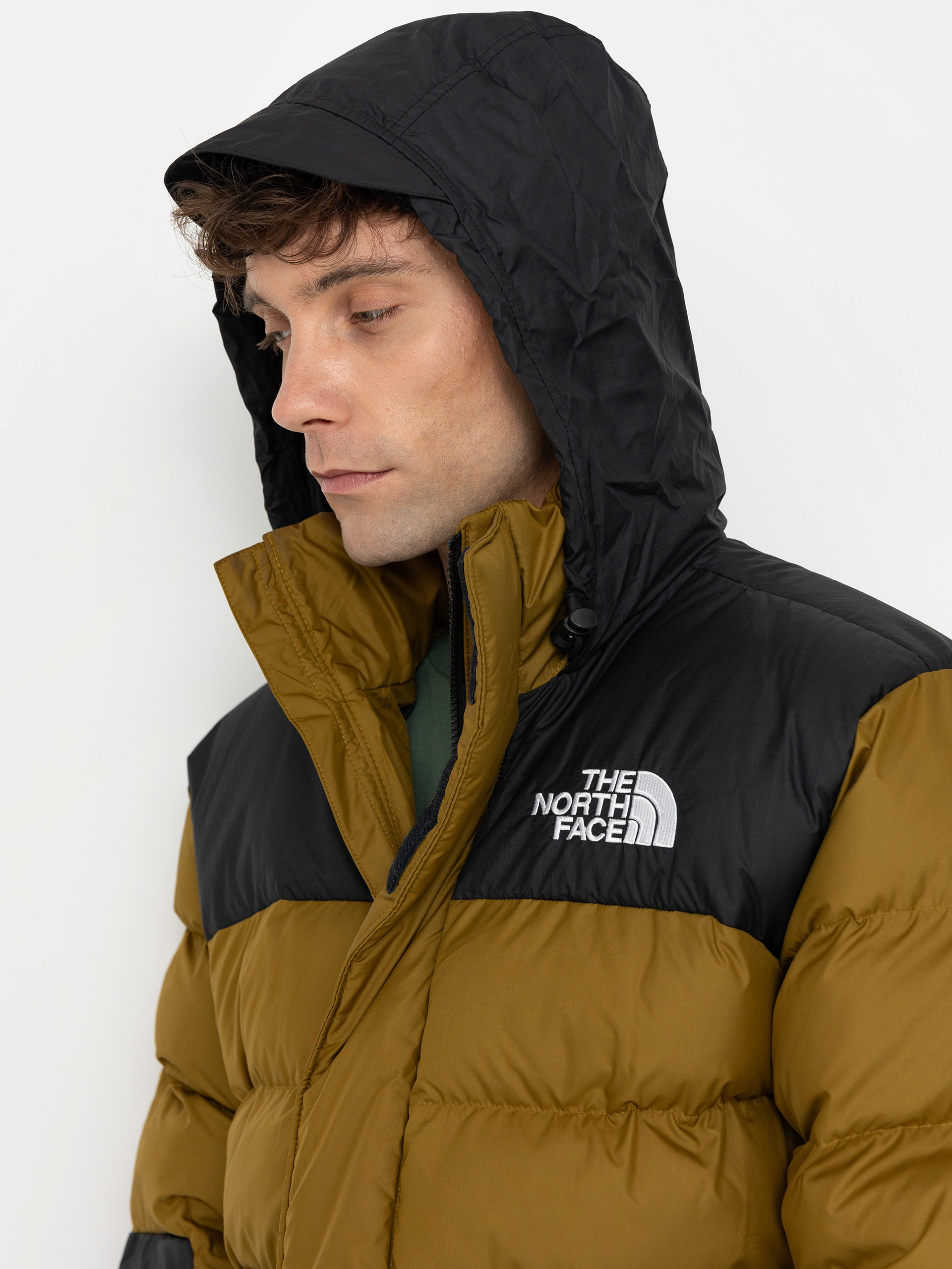 Яке The North Face Limbara Insulated (moss green)