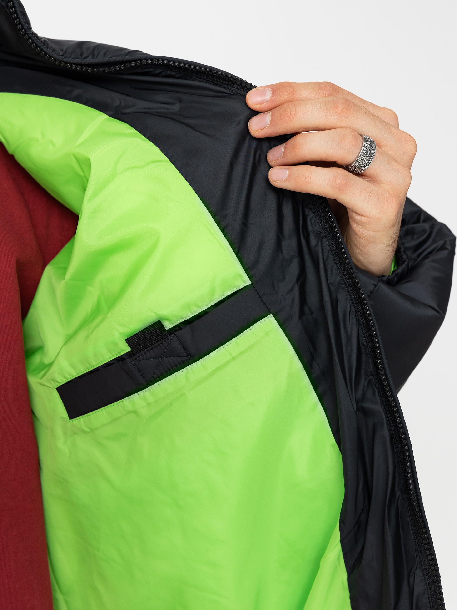 Яке Volcom Wallstone (black)