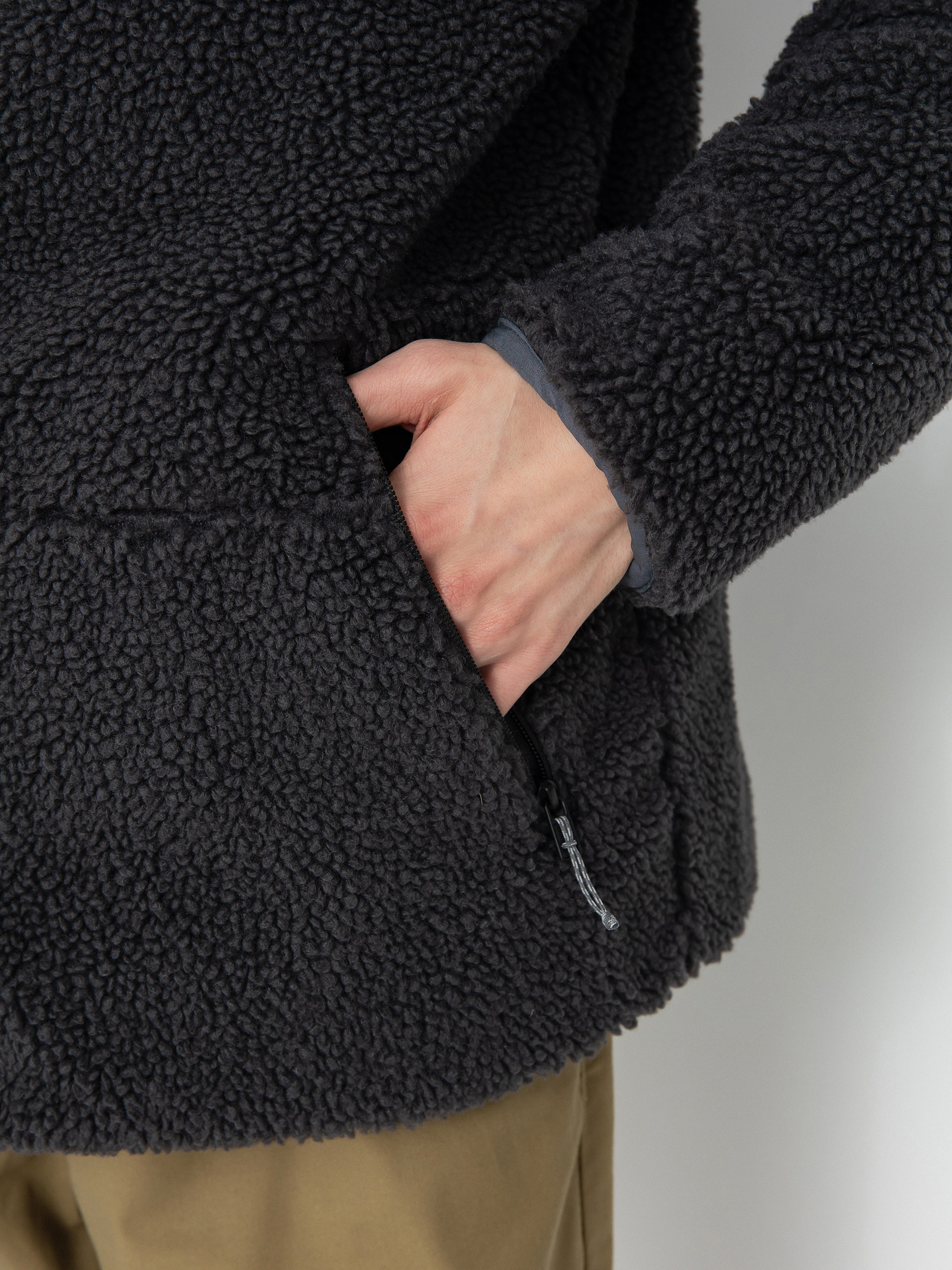 Яке Patagonia Reversible Silent Down (forge grey)