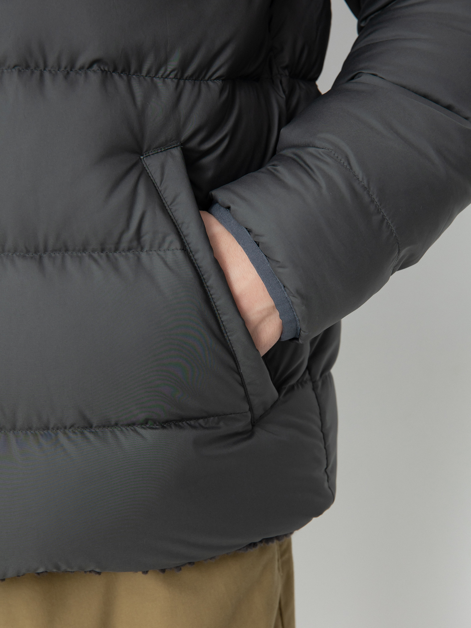 Яке Patagonia Reversible Silent Down (forge grey)