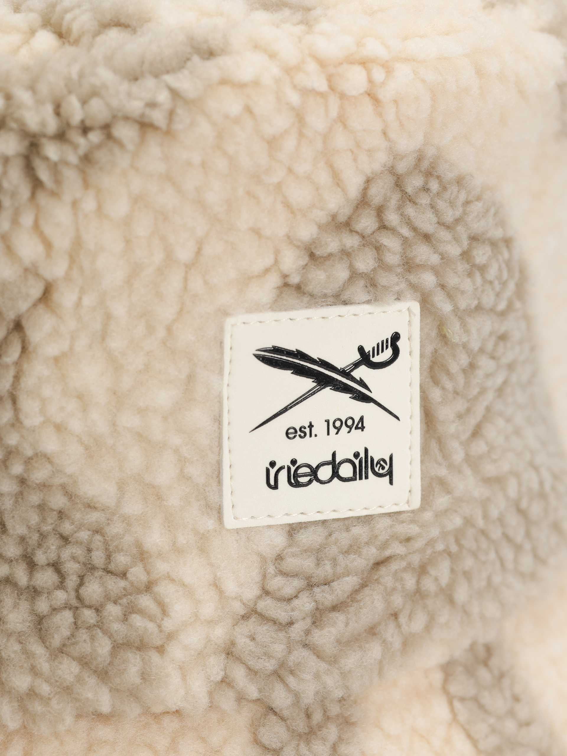 Шапка с периферия Iriedaily Switchup (beige)