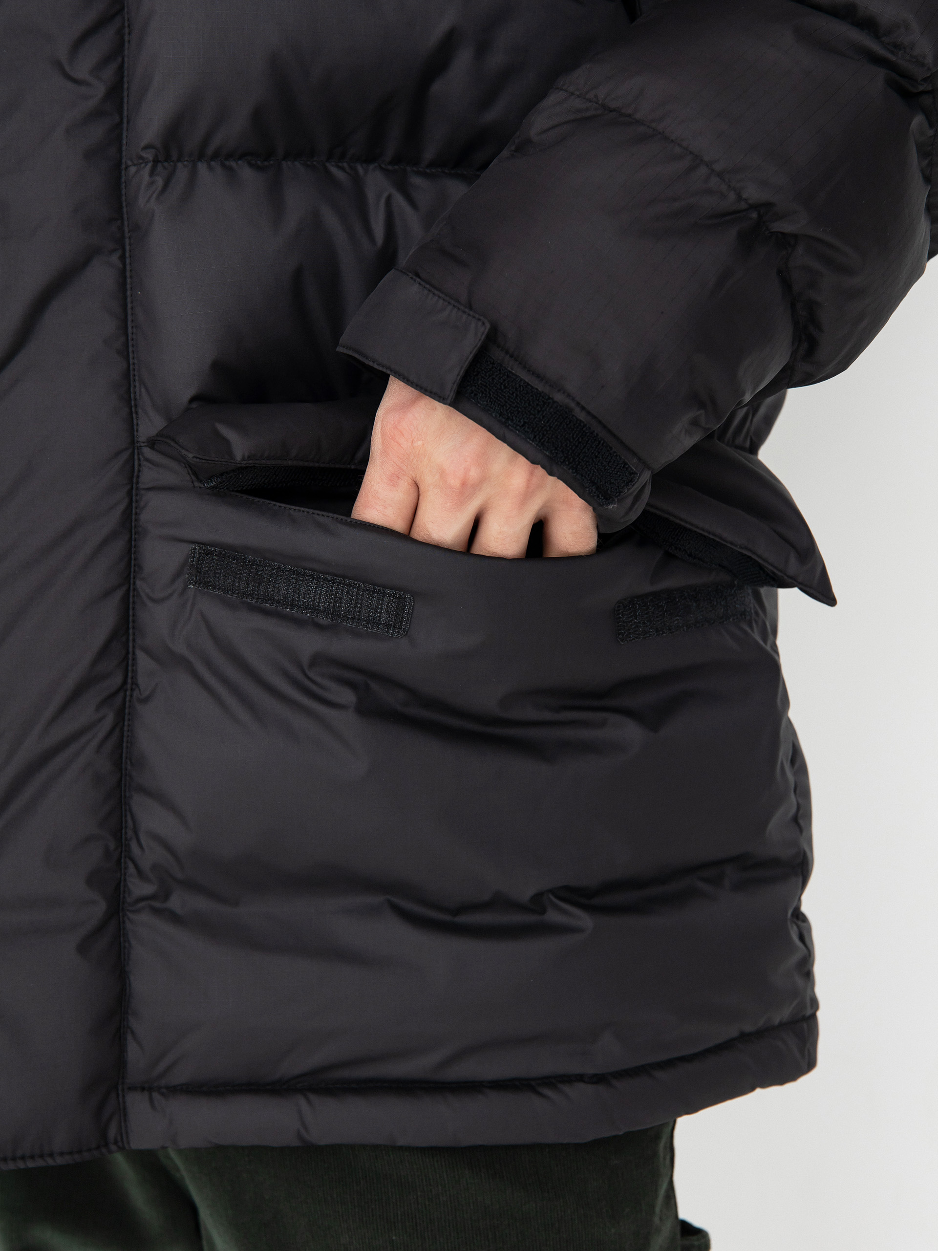 Яке The North Face Limbara Insulated Parka (tnf black)
