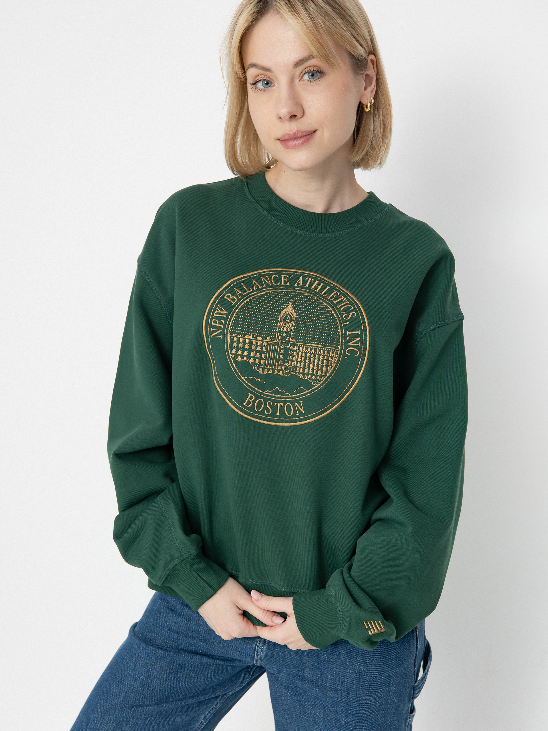 Суитшърт New Balance Athletics French Terry Oversized Crest Crew Wmn (nightwatch green)