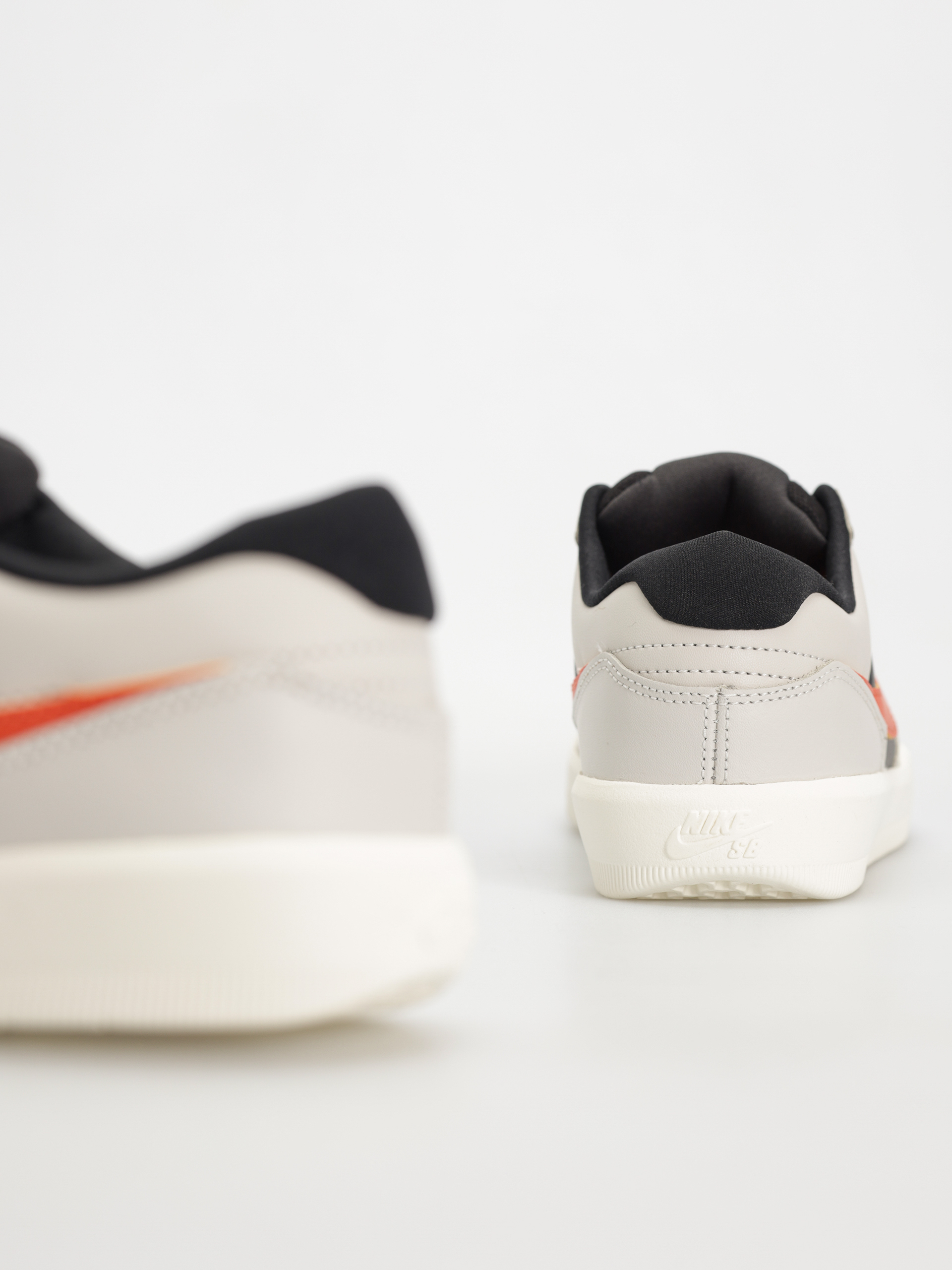 Обувки Nike SB Force 58 Premium (light bone/cosmic clay black)