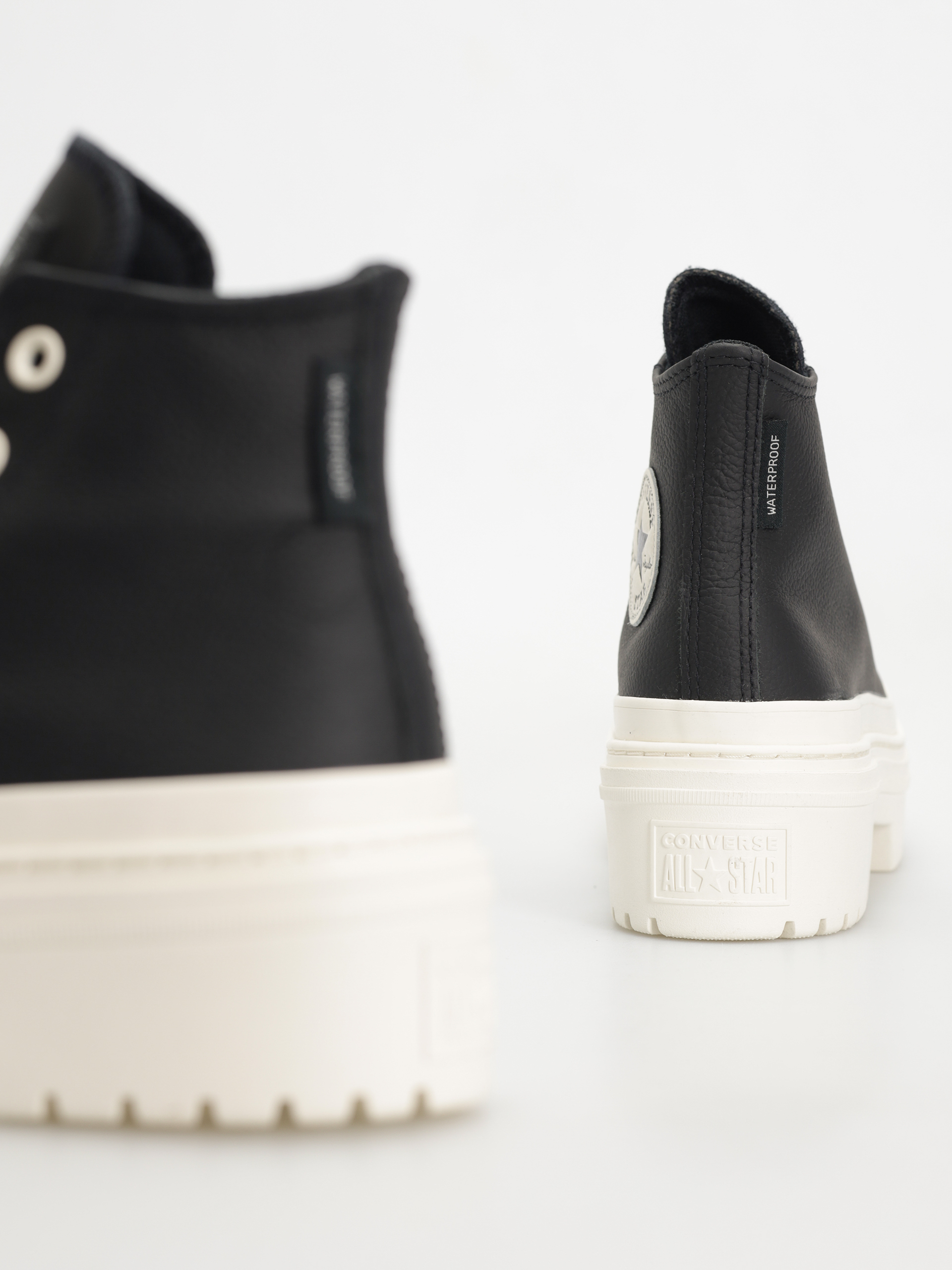 Обувки Converse Chuck Taylor All Star Lugged Heel Platform Waterproof Wmn (black/black/egret)