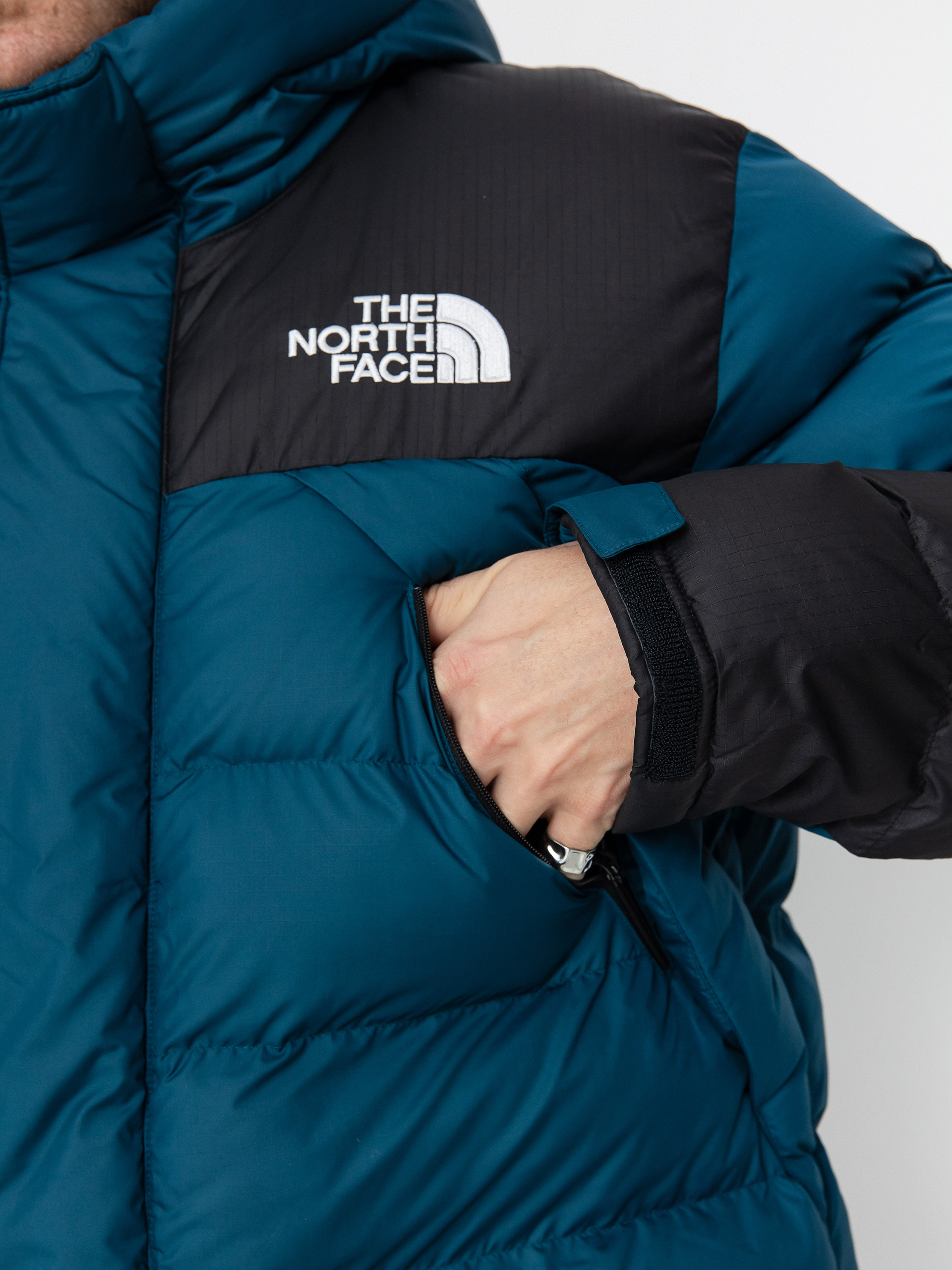 Яке The North Face Limbara Insulated Parka (midnight petrol)