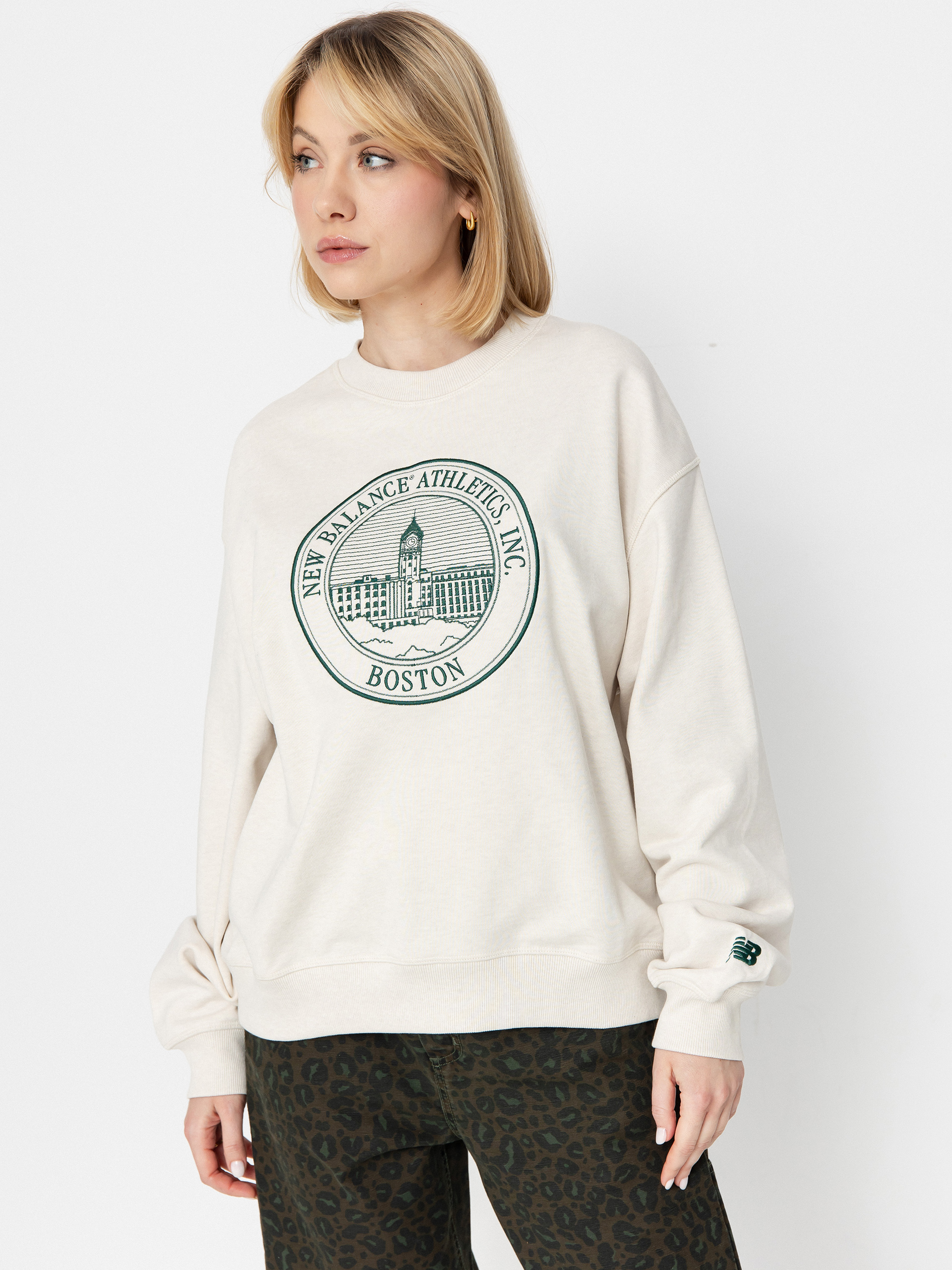 Суитшърт New Balance Athletics French Terry Oversized Crest Crew Wmn (linen heather)