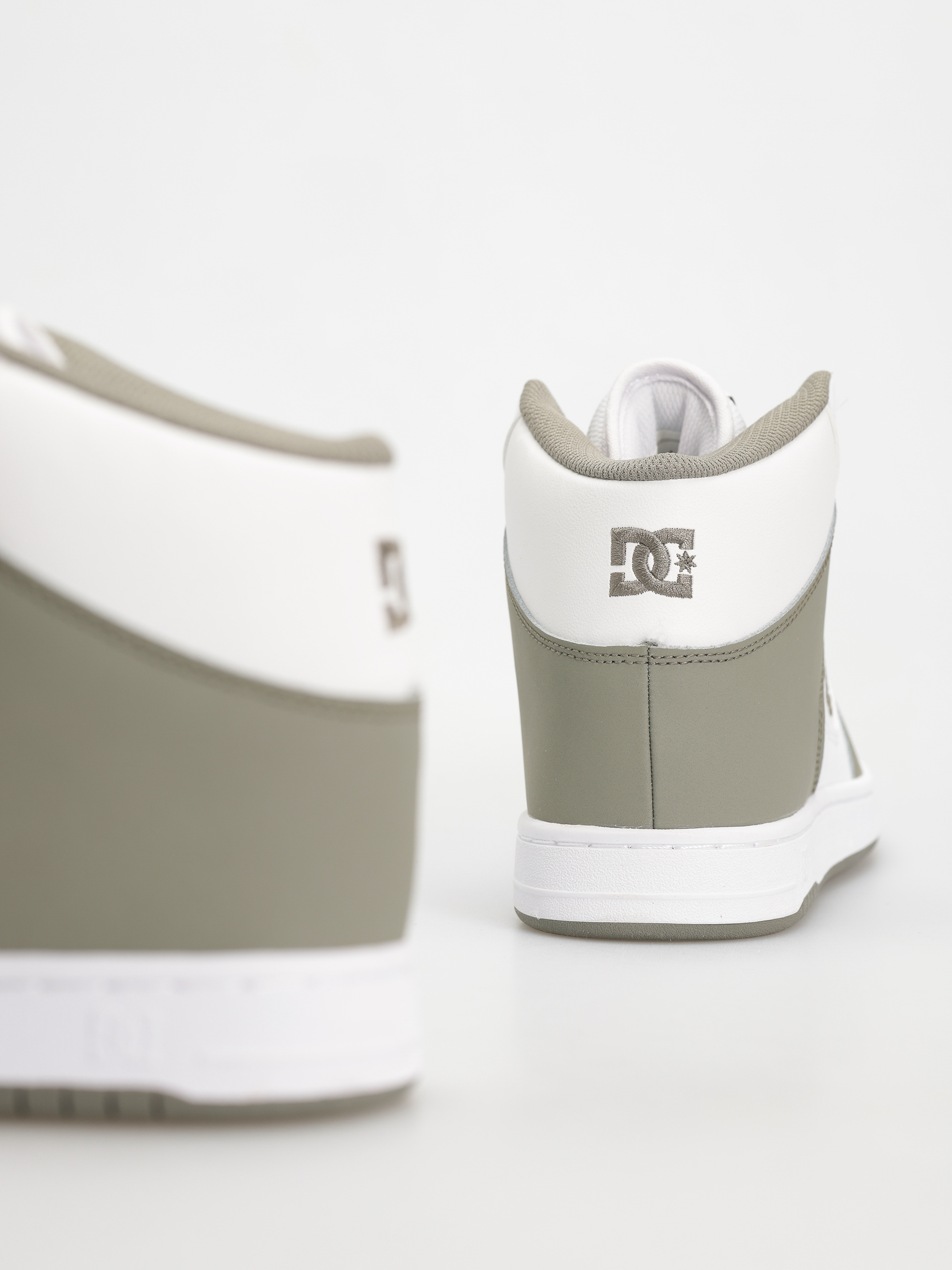 Обувки DC Manteca 4 Hi (white/olive)