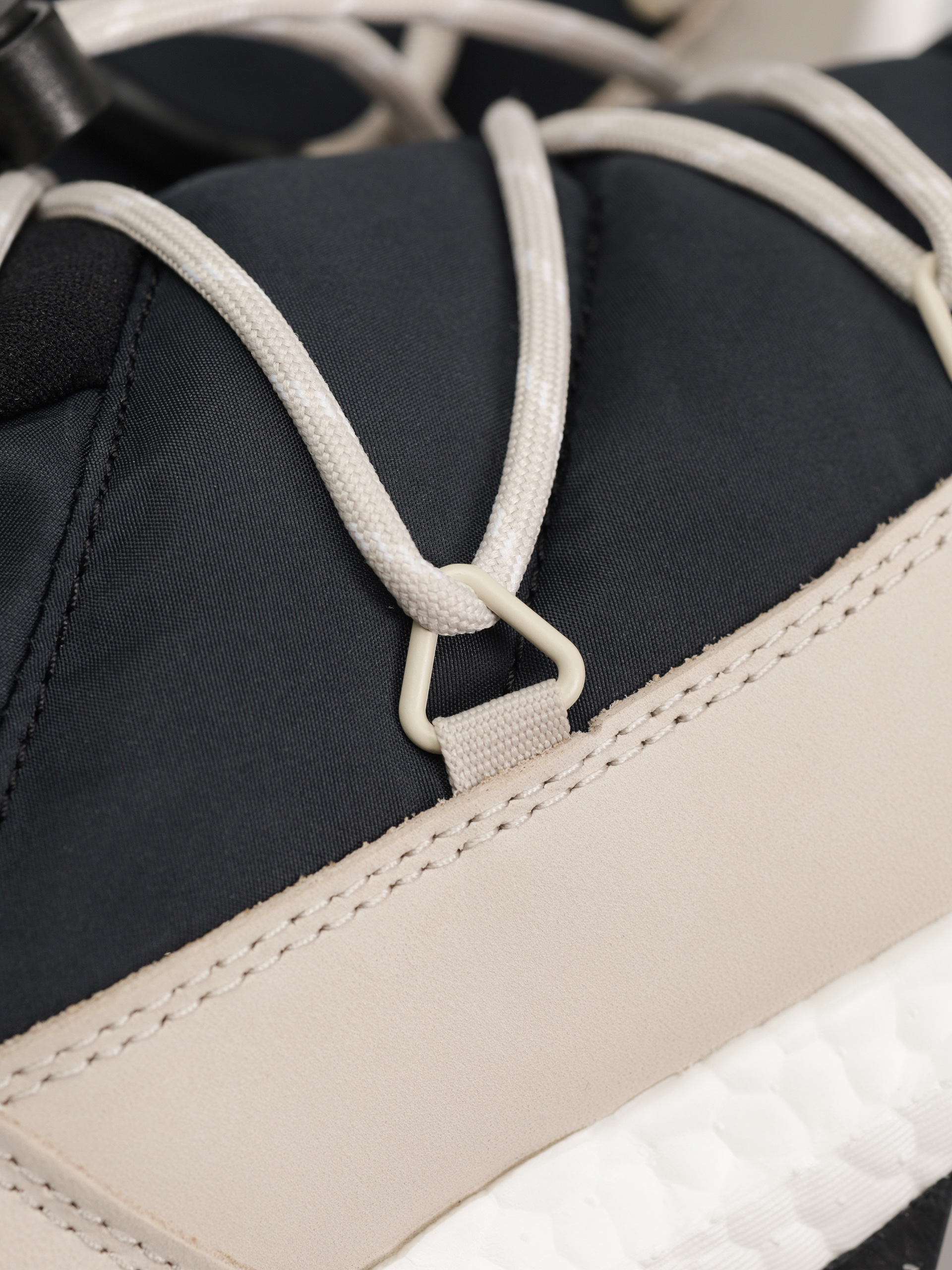 Обувки adidas Originals Moonboost High (cblack/cblack/cbrown)