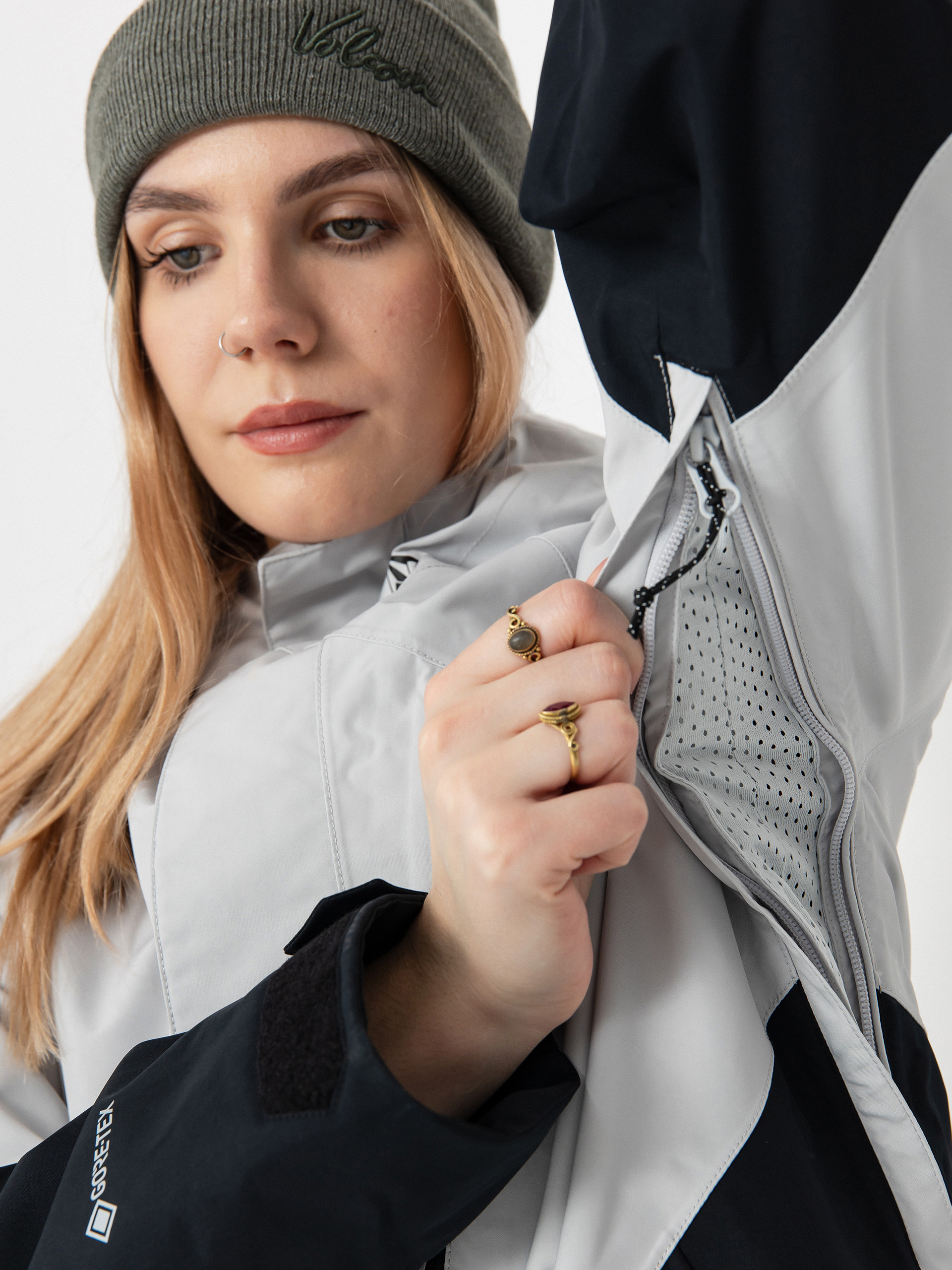 Дамска Сноуборд яке Volcom V.Co Aris Ins Gore (cloud grey)