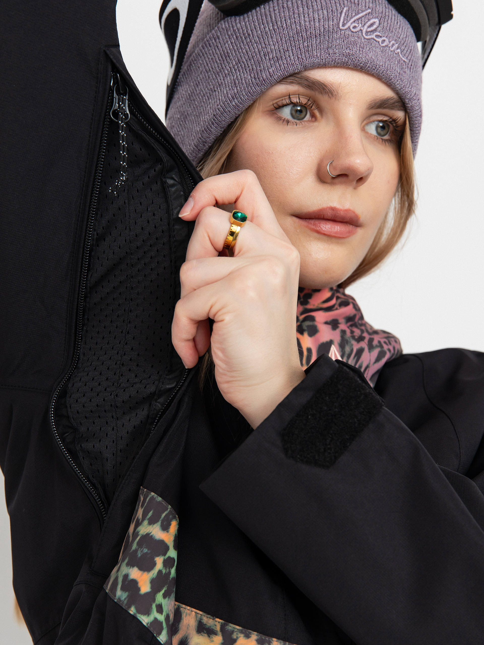Дамска Сноуборд яке Volcom Ashfield Pullover (black)